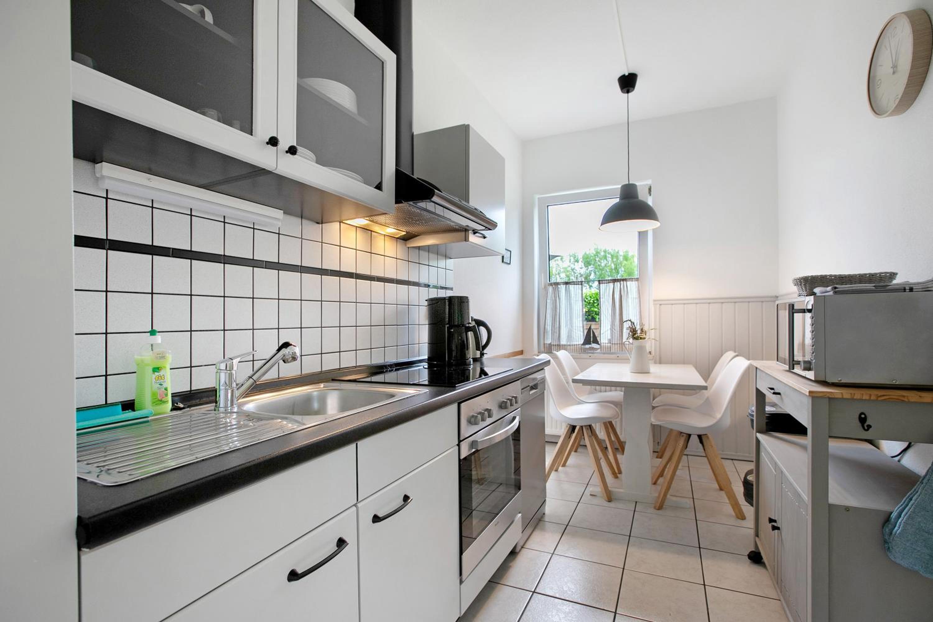 Two-Bedroom Deluxe Apartment with Garden View photo 2