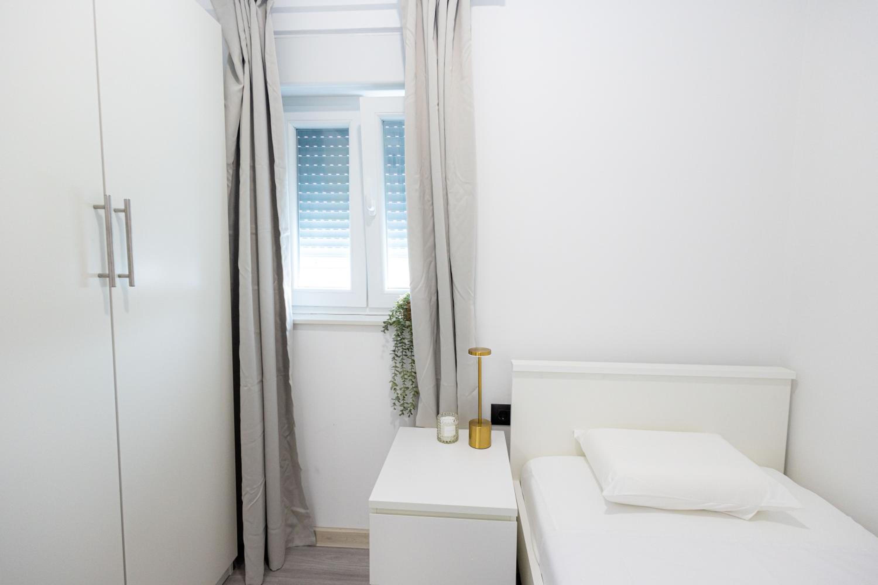 Three-Bedroom Apartment with Sea View photo 3