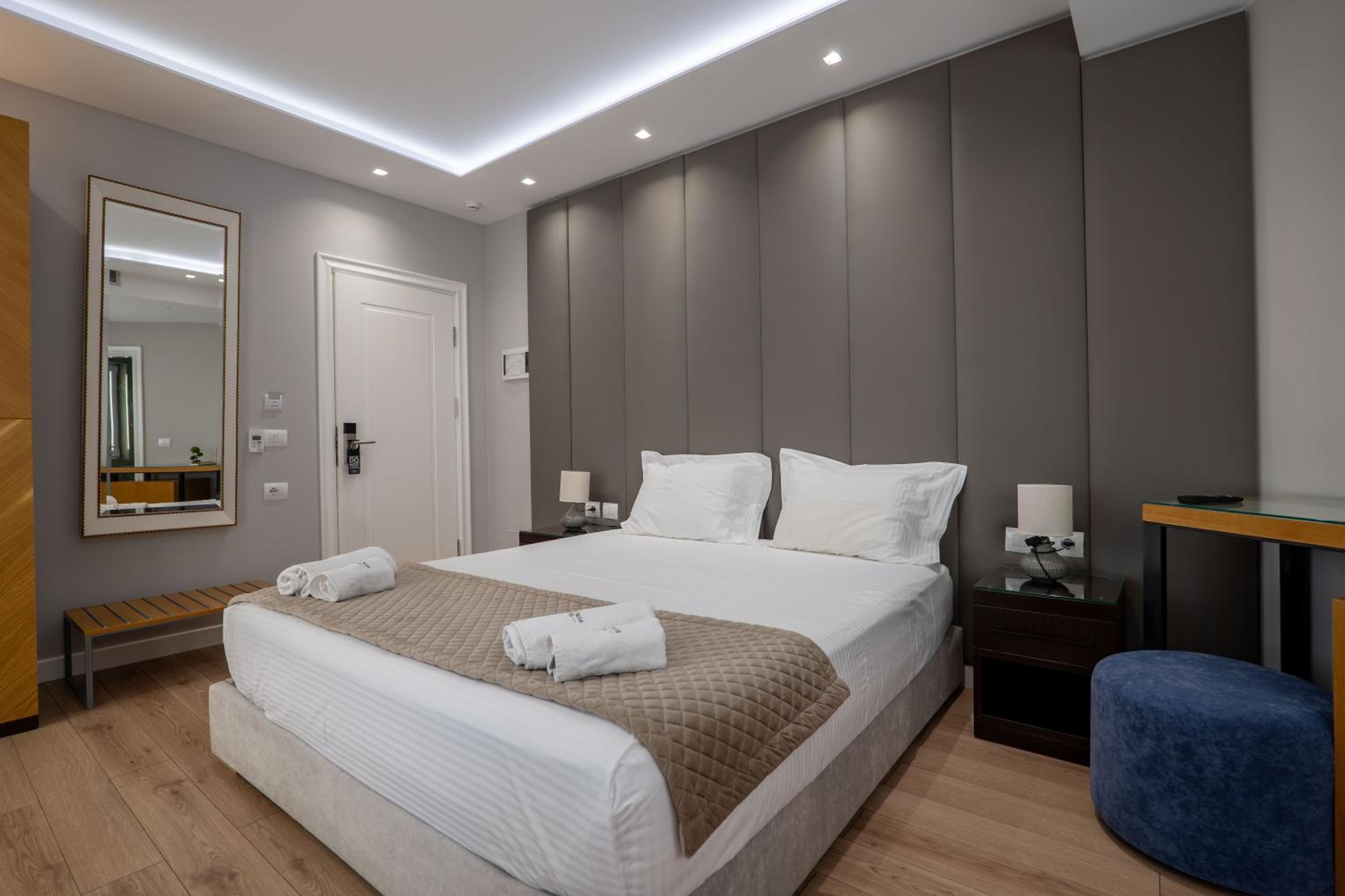 Deluxe Triple Room with Sea View
