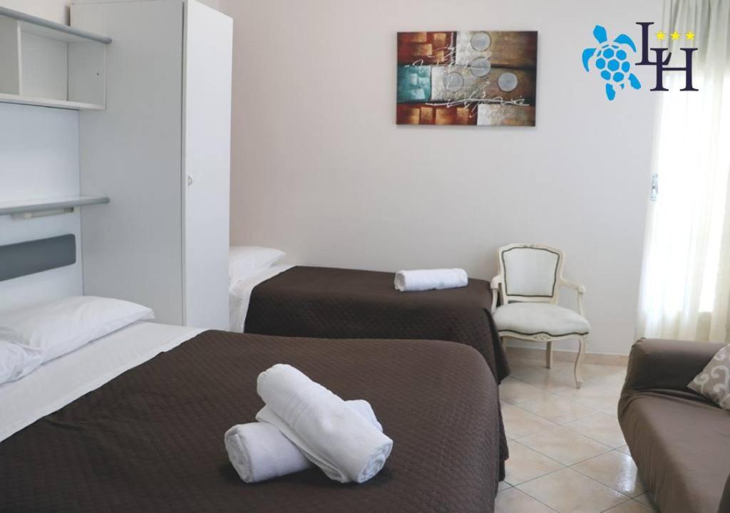 Triple Room with Balcony and Sea View photo 1