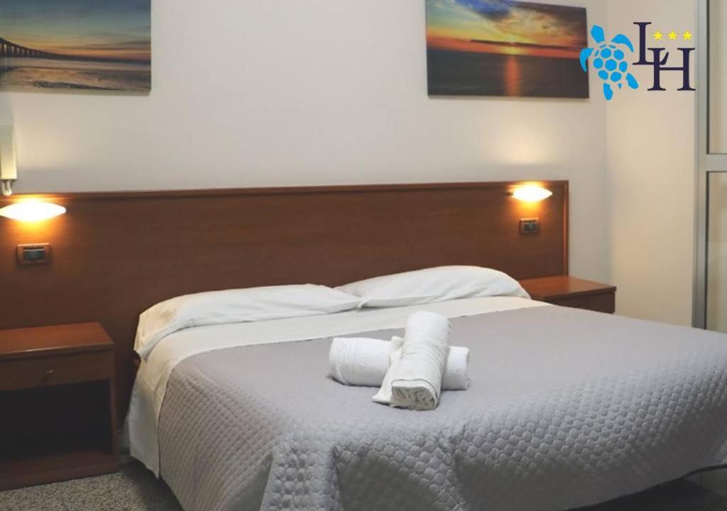 Double or Twin Room photo 1