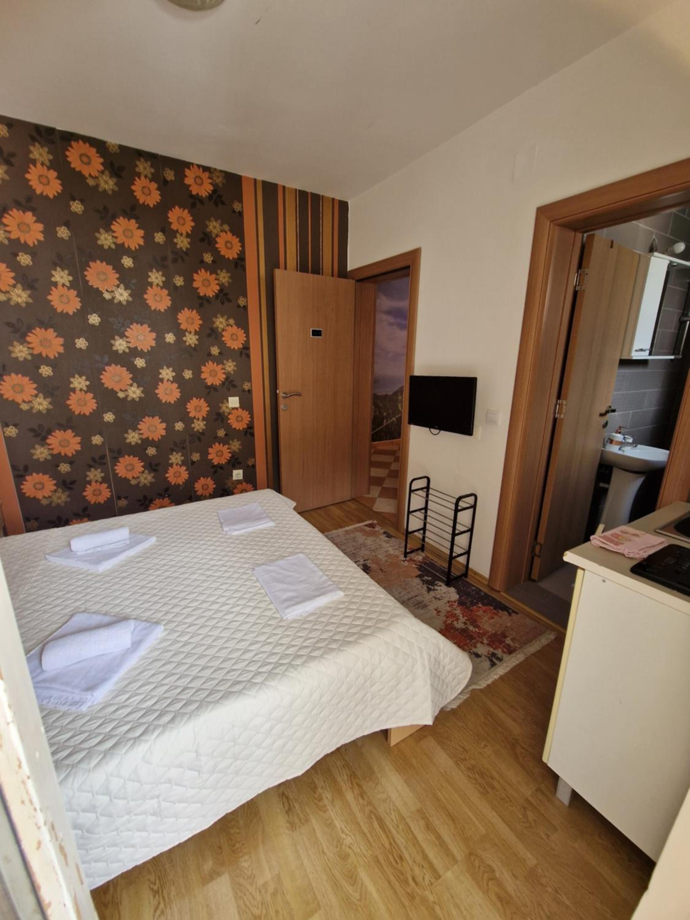 Deluxe Double Room with Balcony photo 3