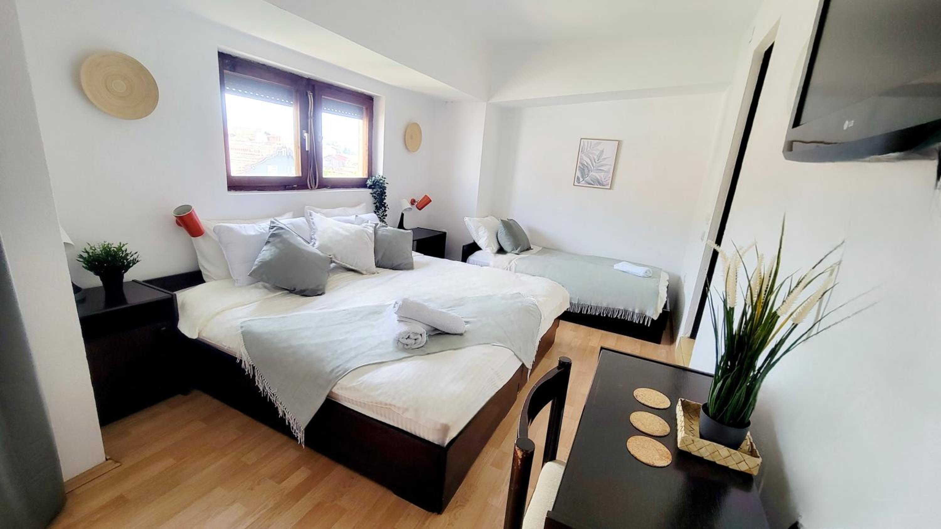 Studio Apartment with Balcony photo 1