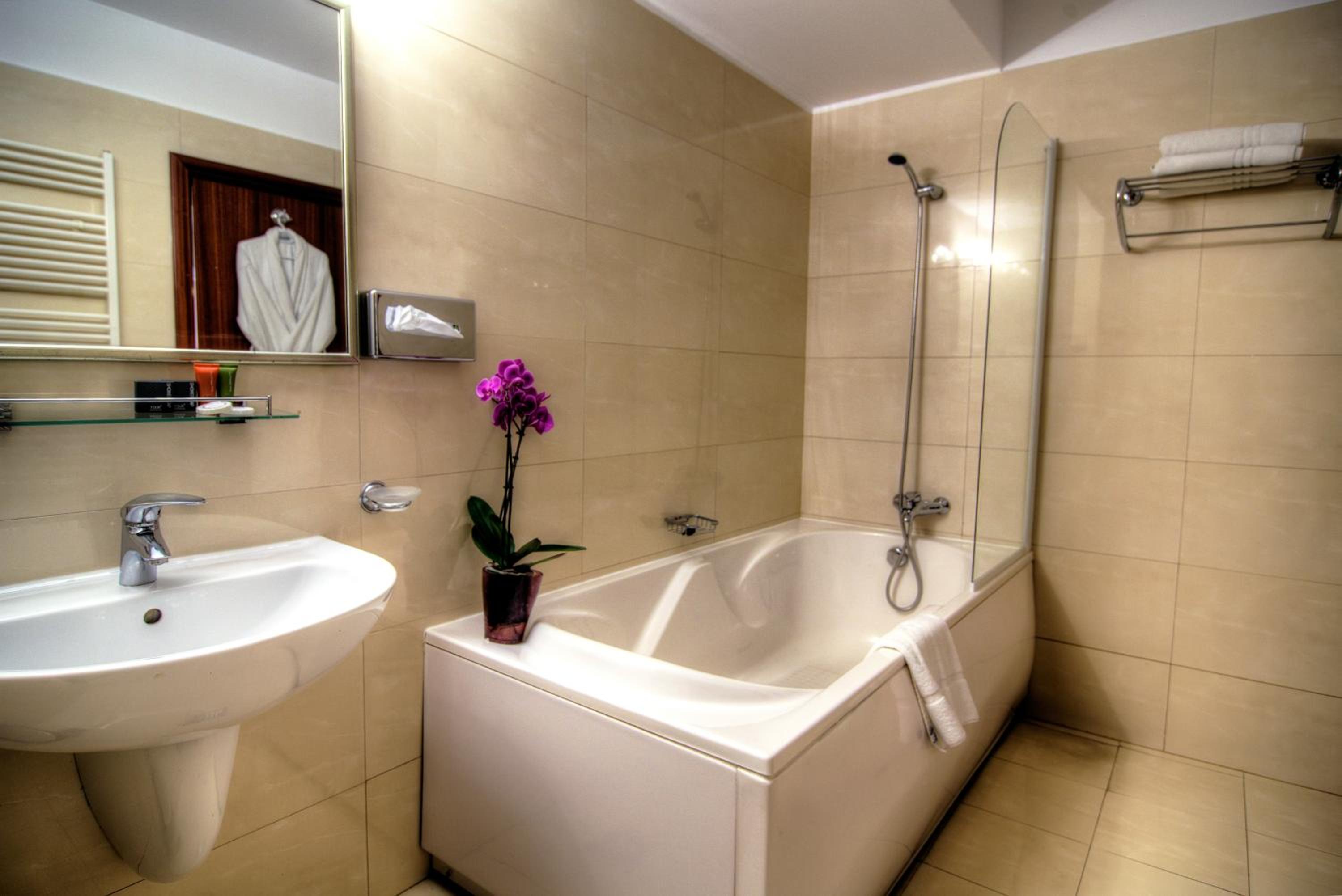 Double Room - Photo 10