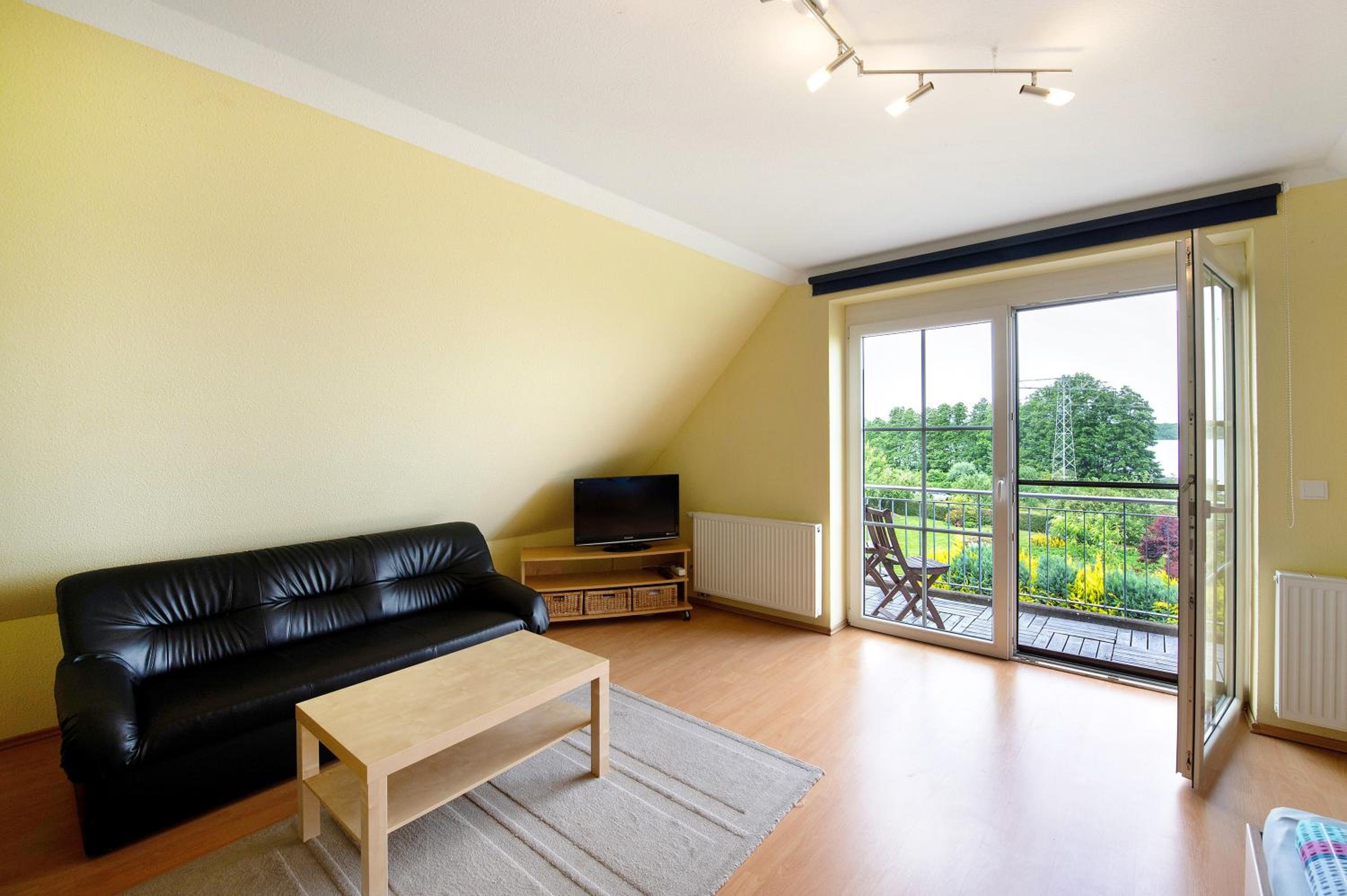 Three-Bedroom House photo 3