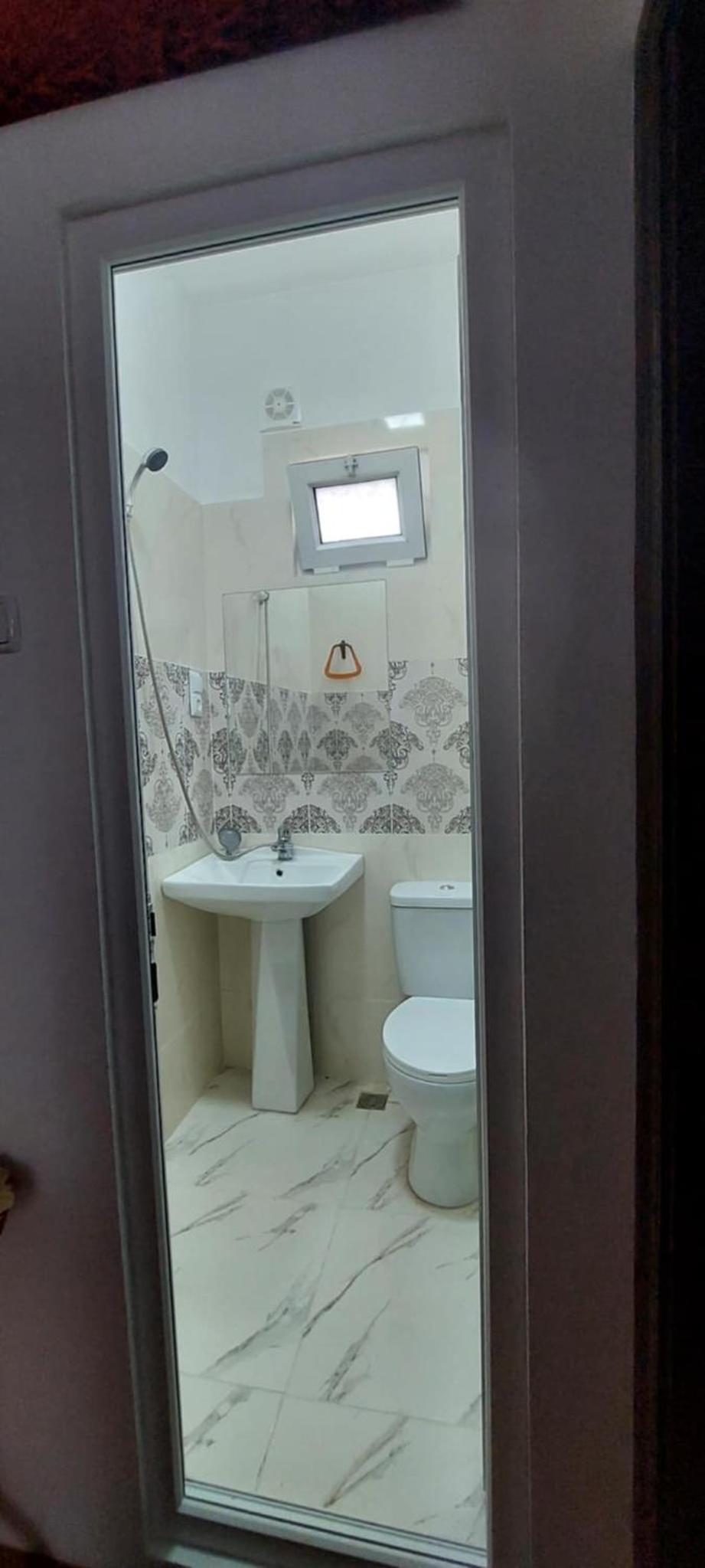 Twin Room with Shared Bathroom photo 3