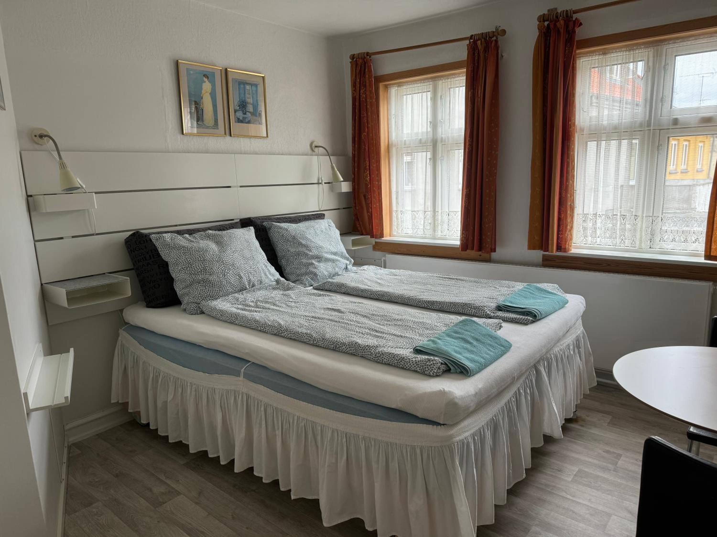 Budget Double Room - Photo 2