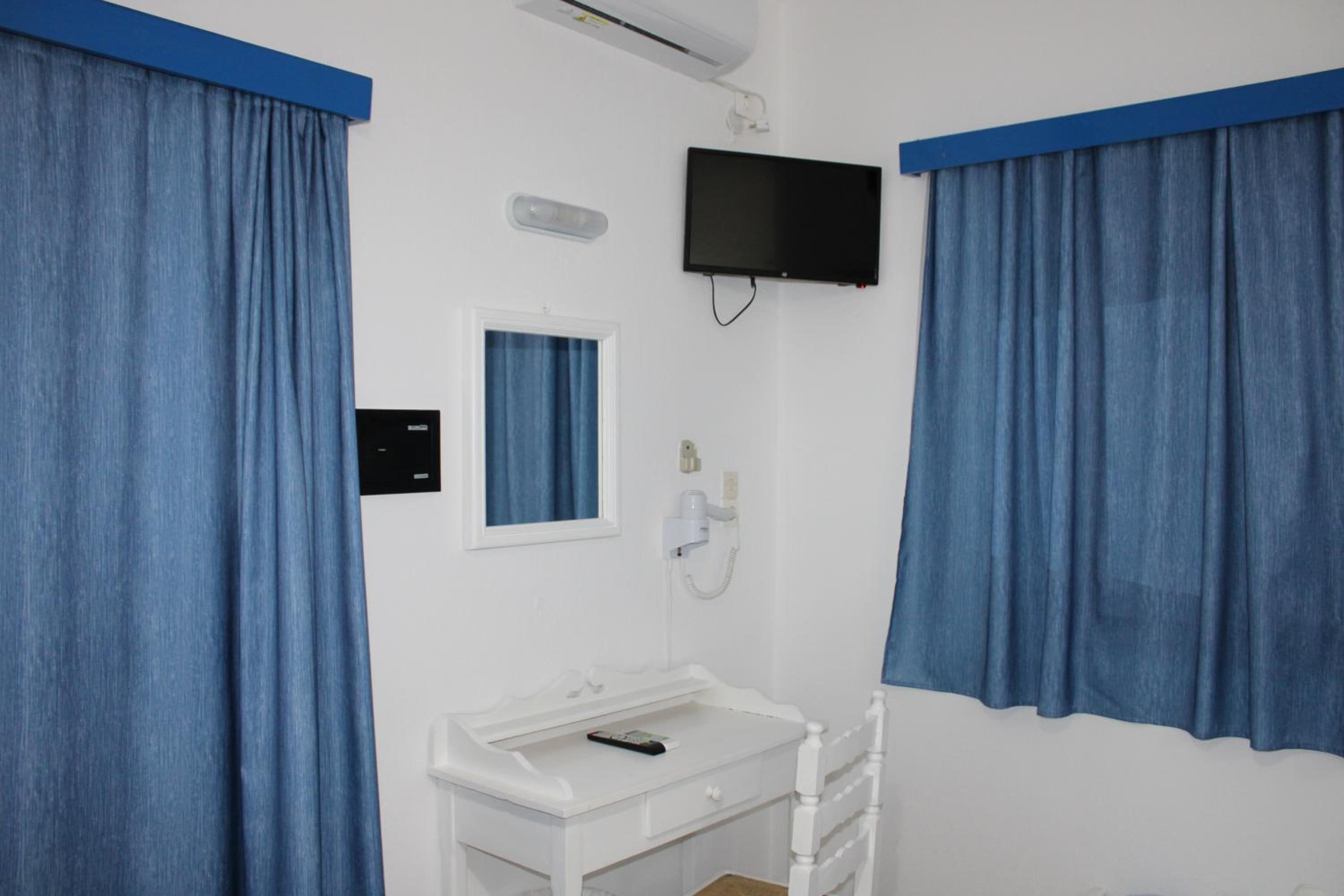 Superior Quadruple Room - Photo 11