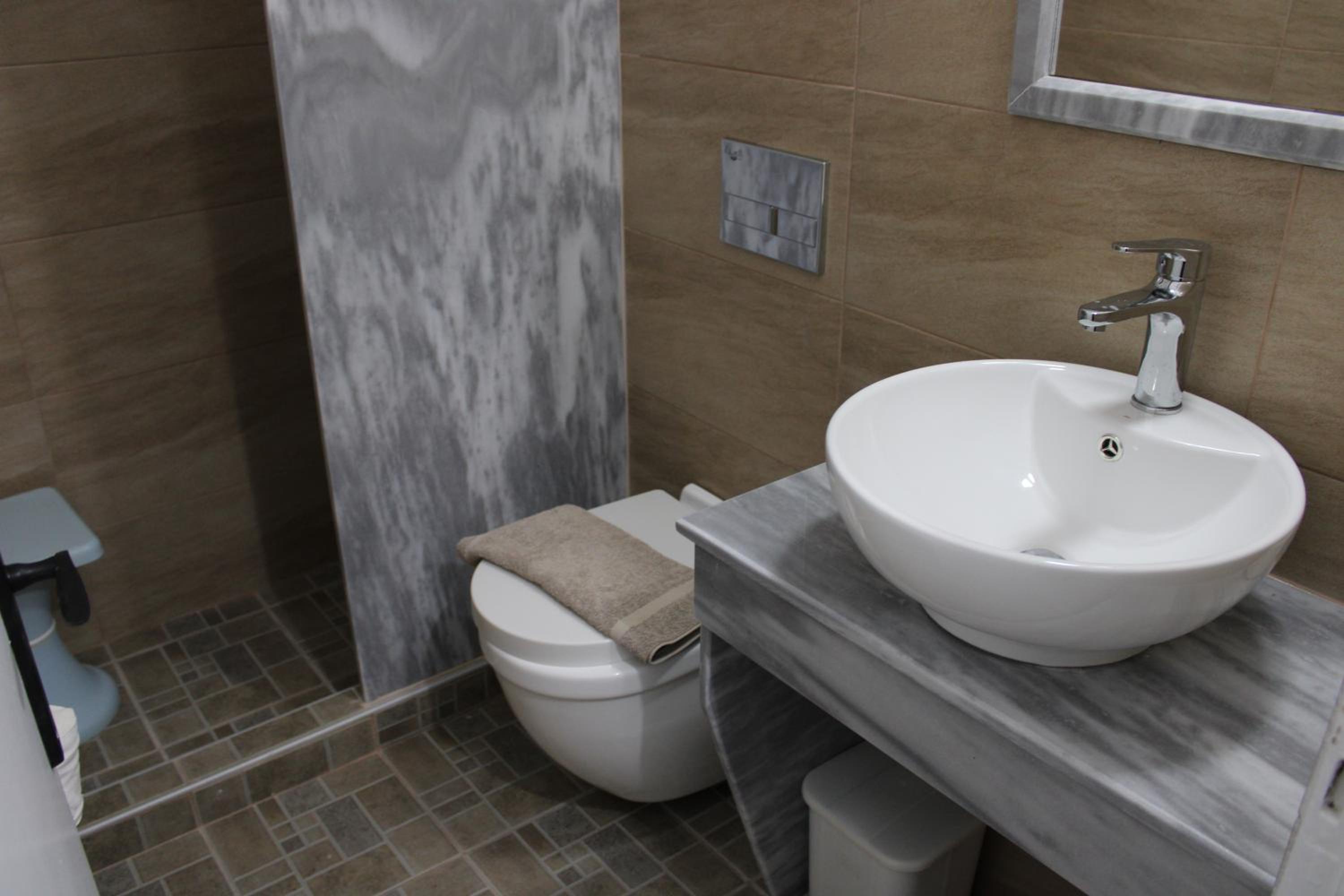 Superior Quadruple Room - Photo 12