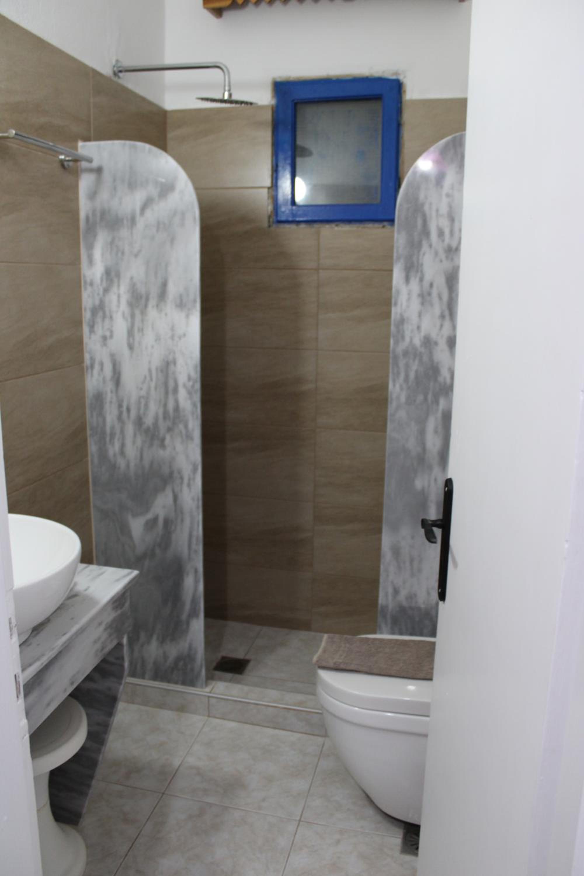 Superior Quadruple Room - Photo 9
