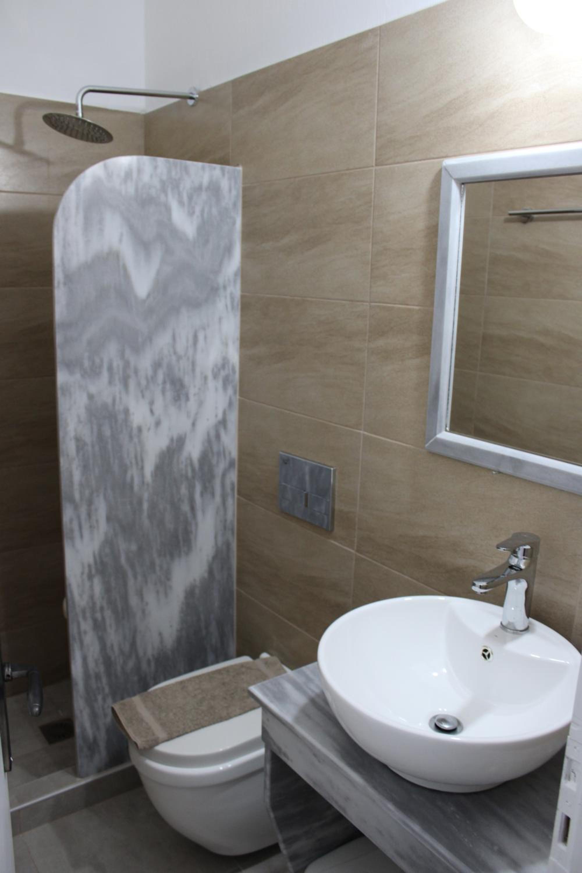 Superior Quadruple Room - Photo 10
