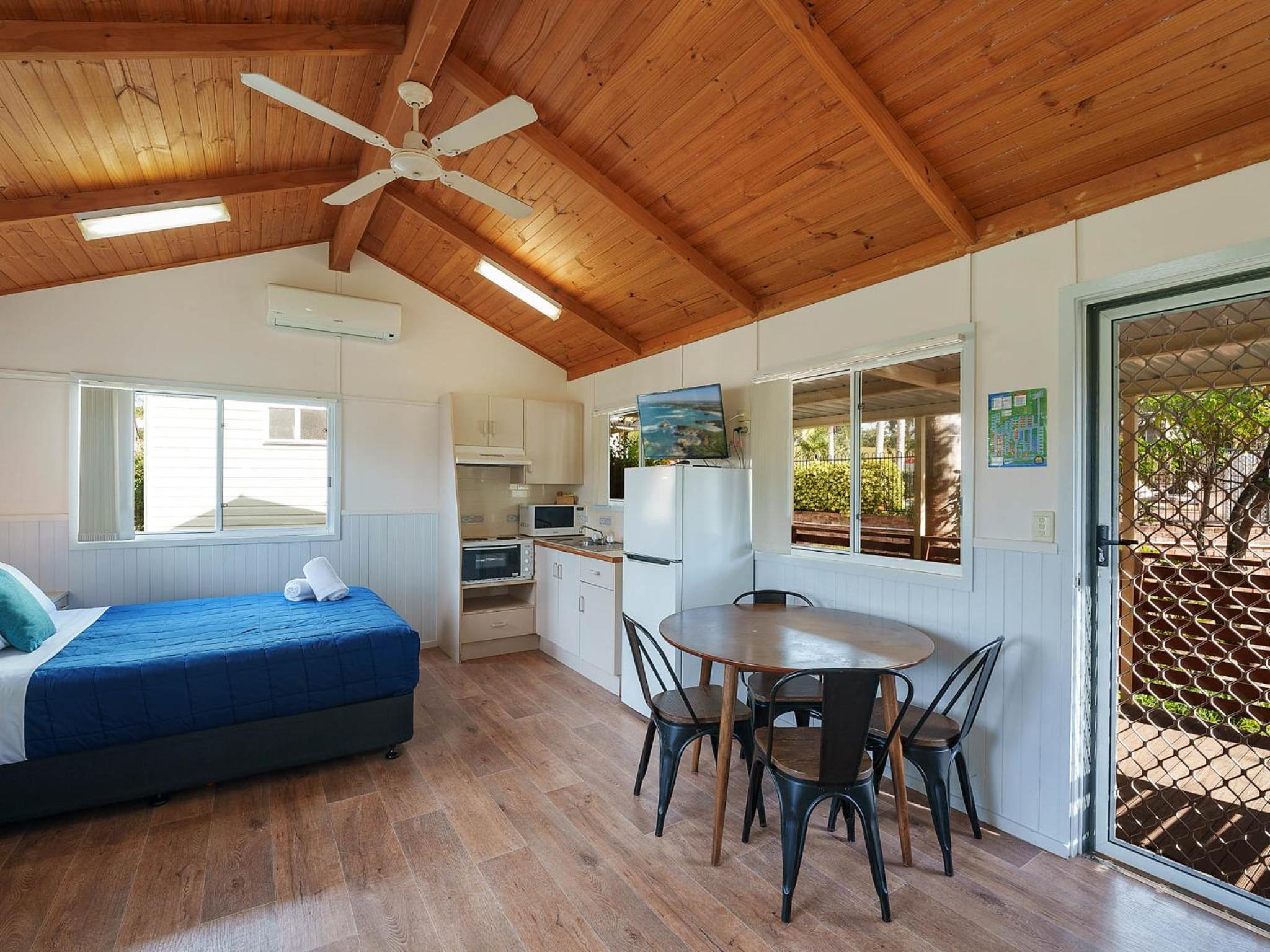 Standard One-Bedroom Cabin - Not Pet Friendly photo 2