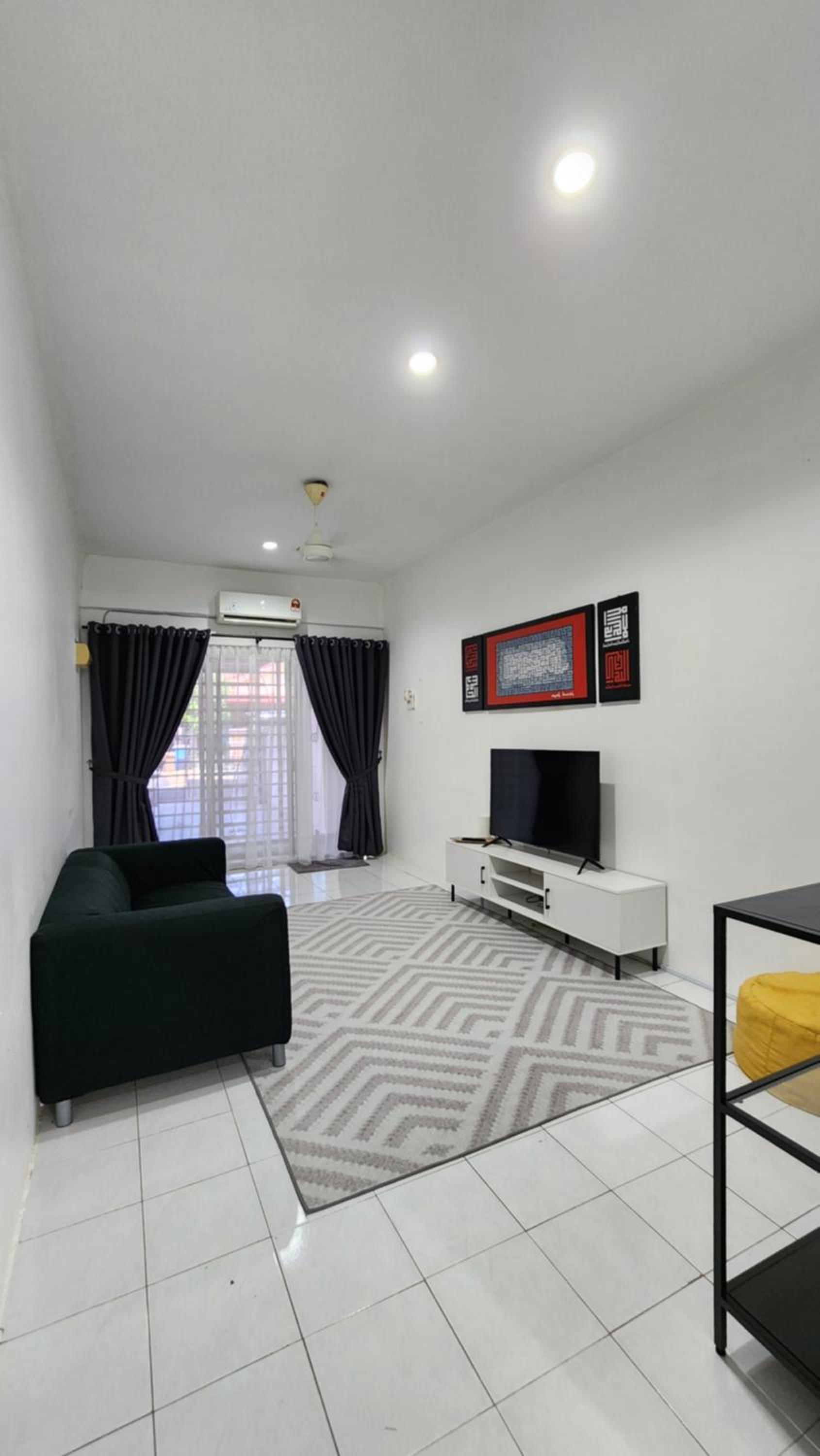 Three-Bedroom House photo 1