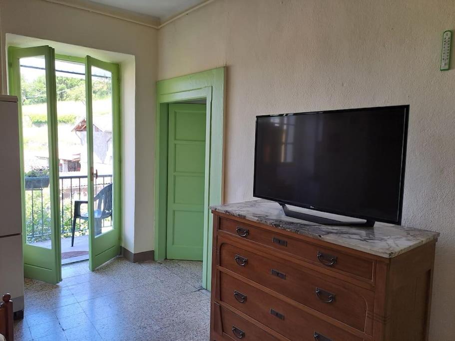 One-Bedroom House photo 1