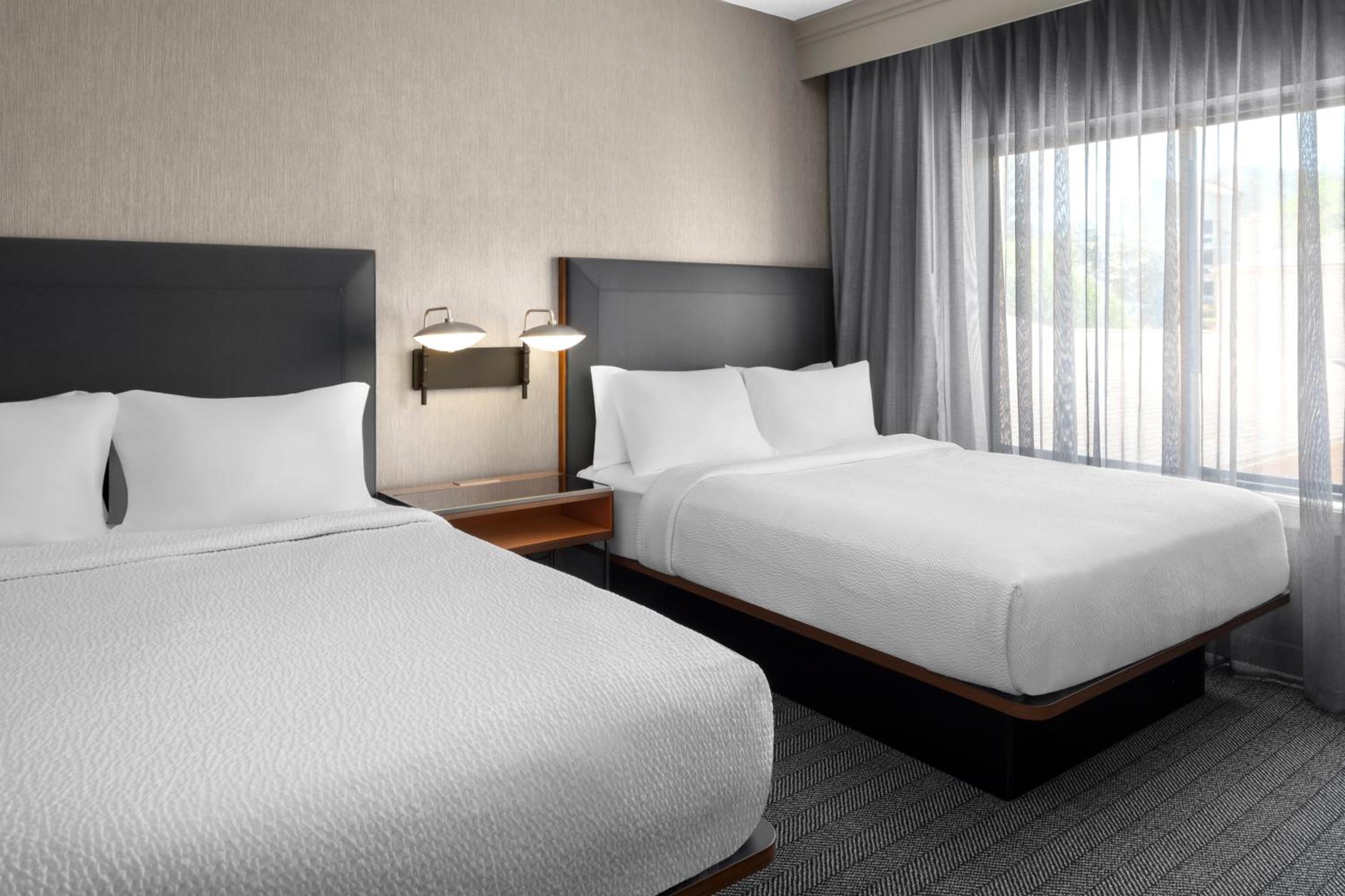 Guest Room, Two Queen Beds - Photo 2