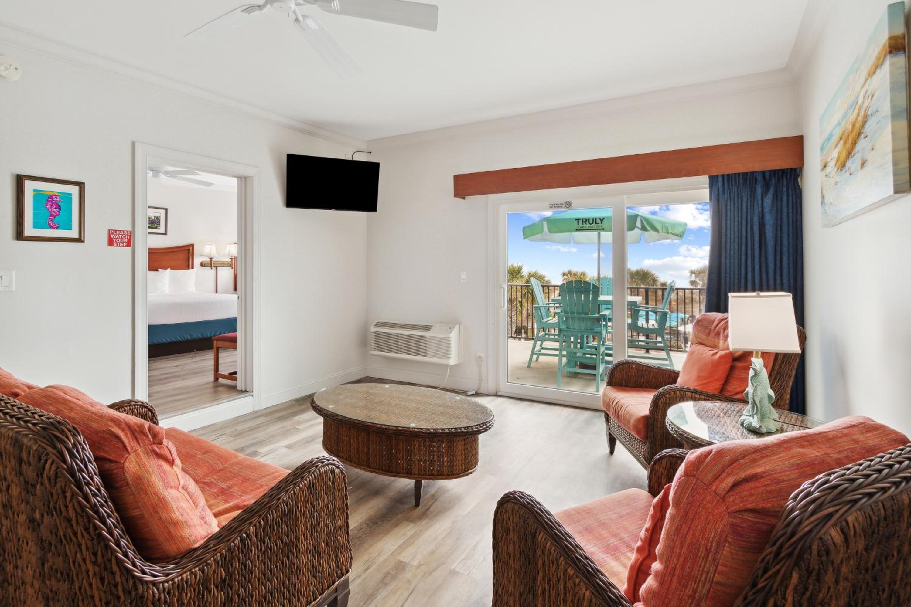 Third Floor - Oceanfront Suite One King and One Double photo 3