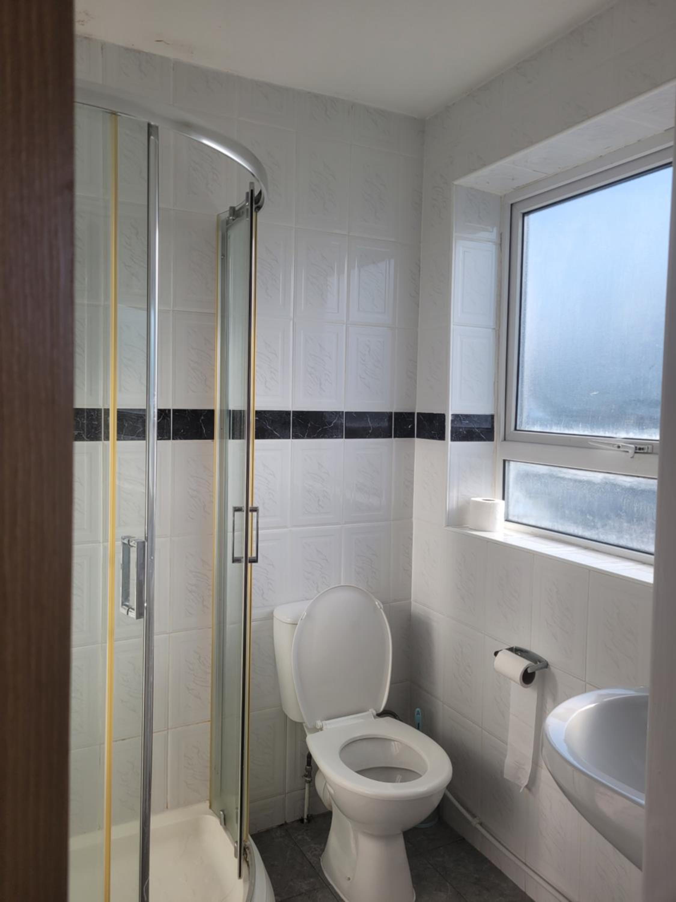 Superior Twin En-suite Room - Photo 3