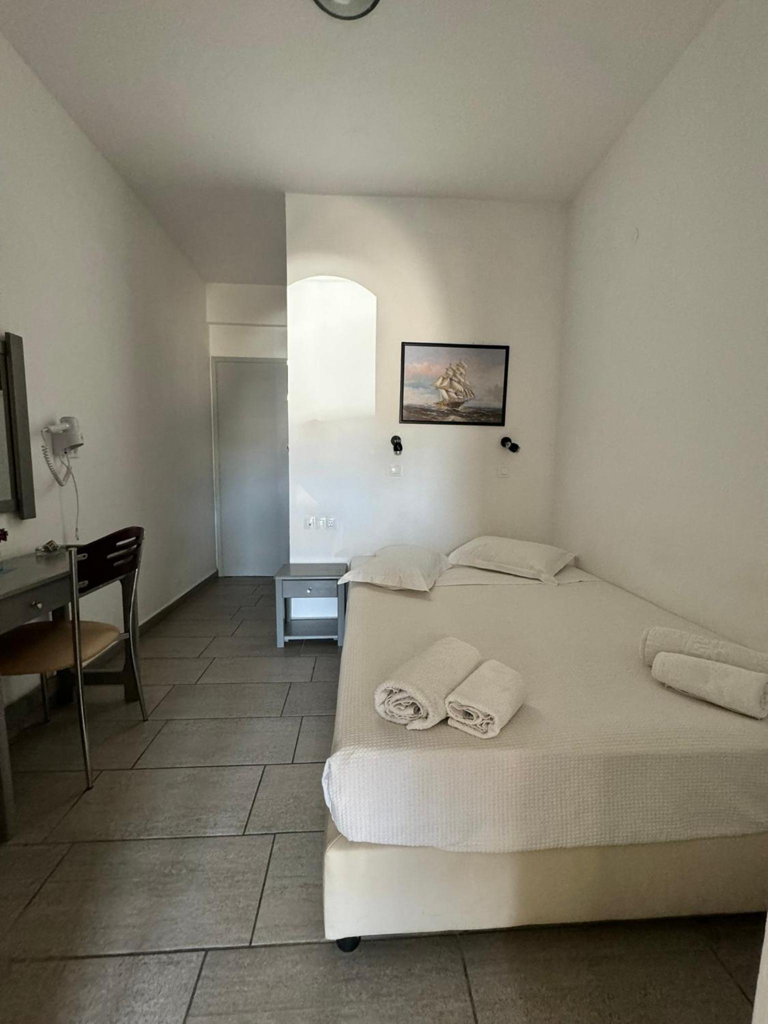 Double Room with Garden View - Photo 5