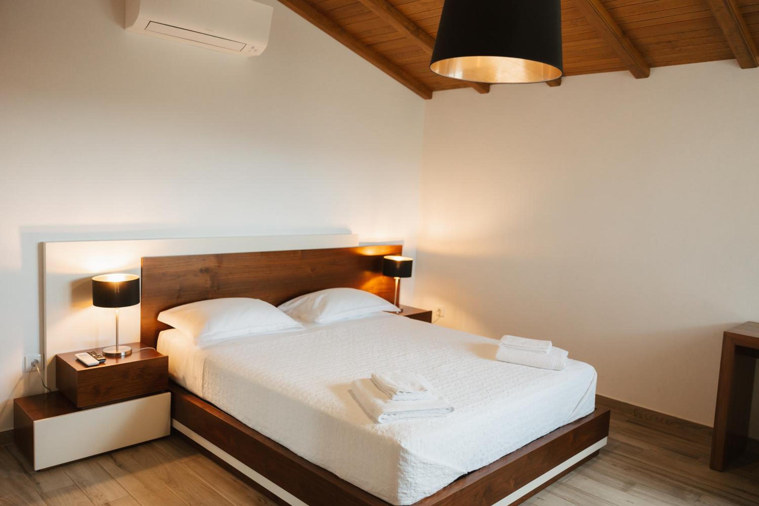 Two-Bedroom House - Photo 6