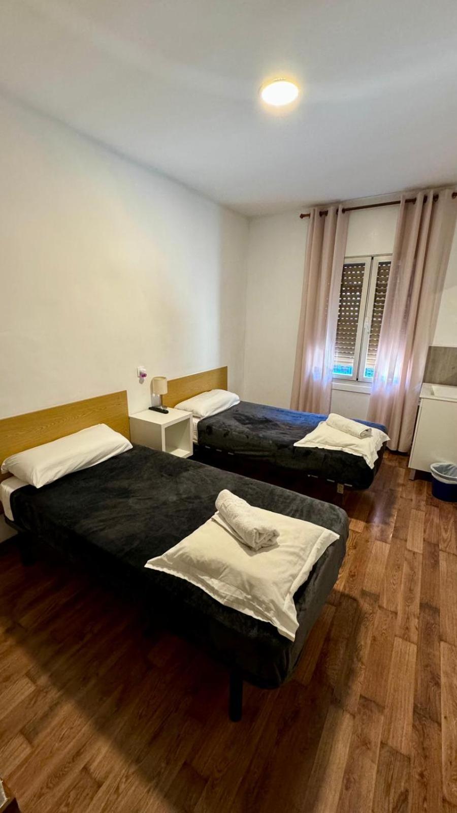 Twin Room with Shared Bathroom photo 3