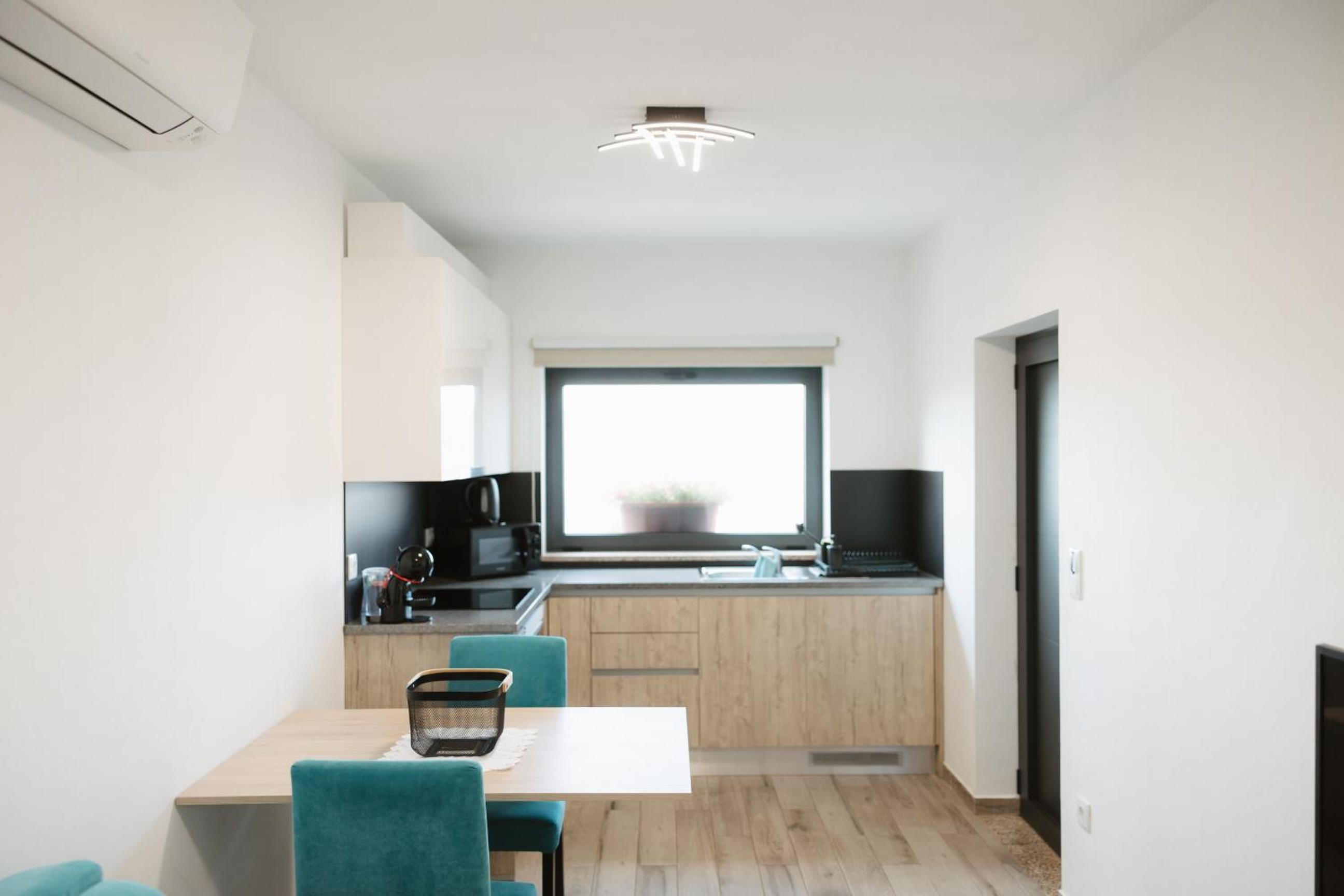 One-Bedroom House - Photo 11
