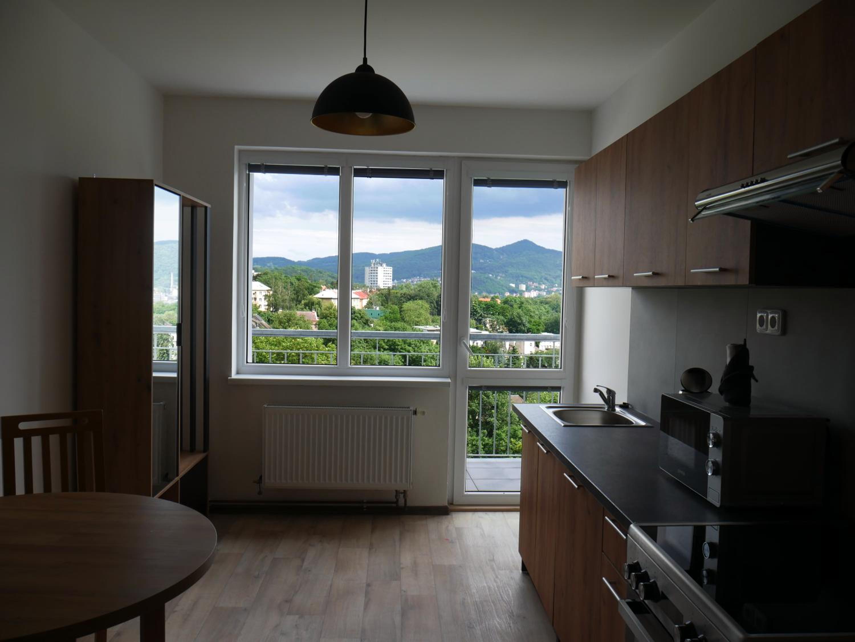 Double Room with Balcony - Photo 9