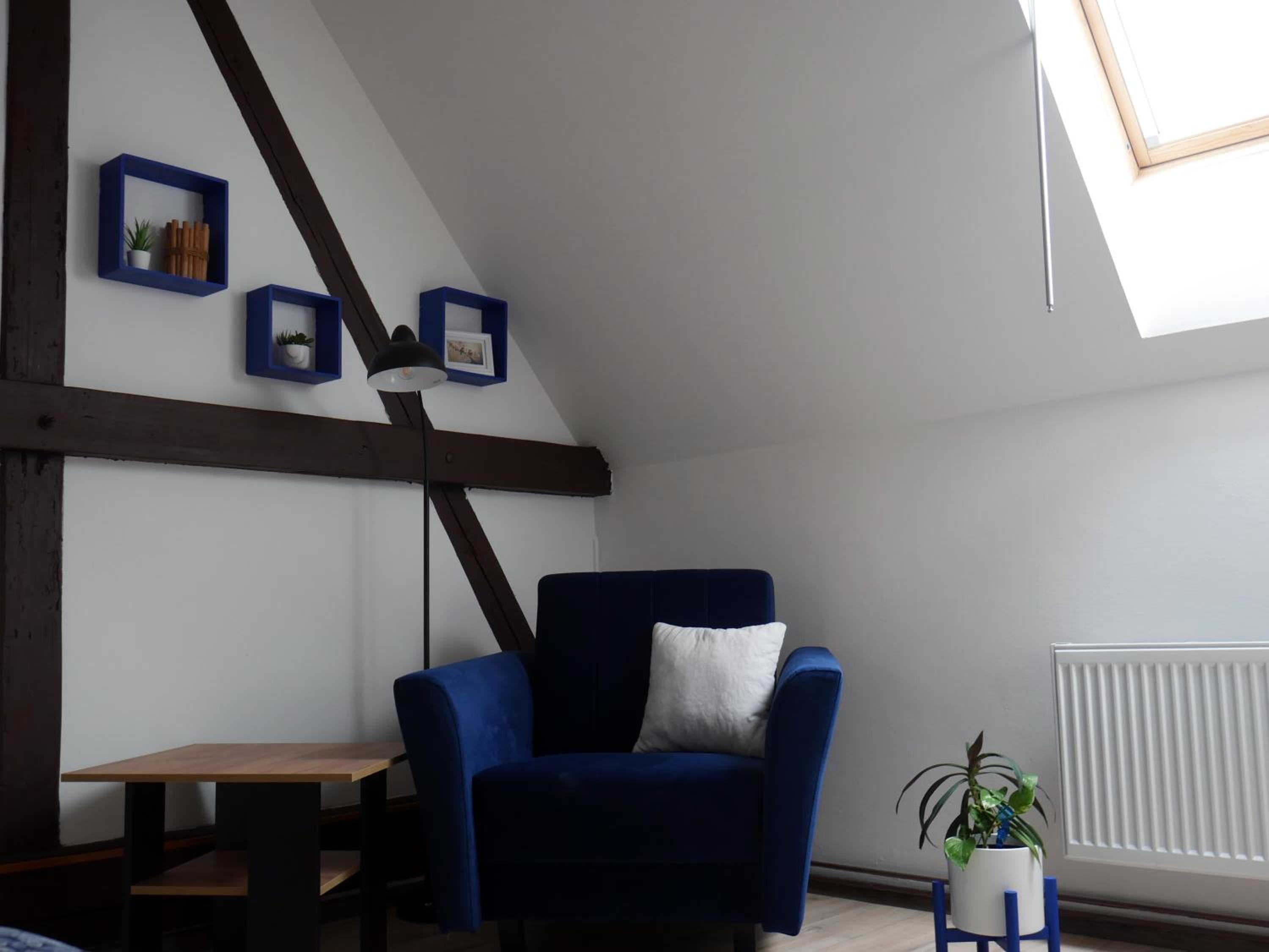 Double Room with Balcony - Photo 10