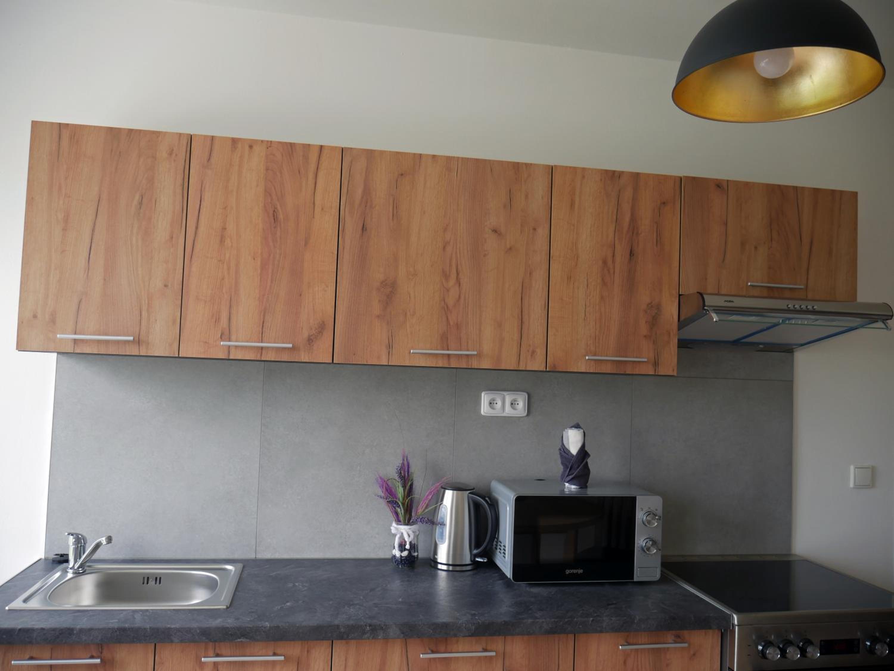 Double Room with Balcony - Photo 11
