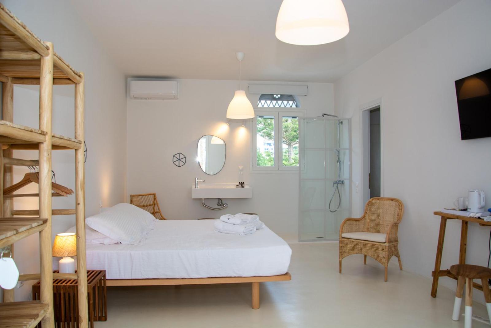 Superior King Suite photo 3