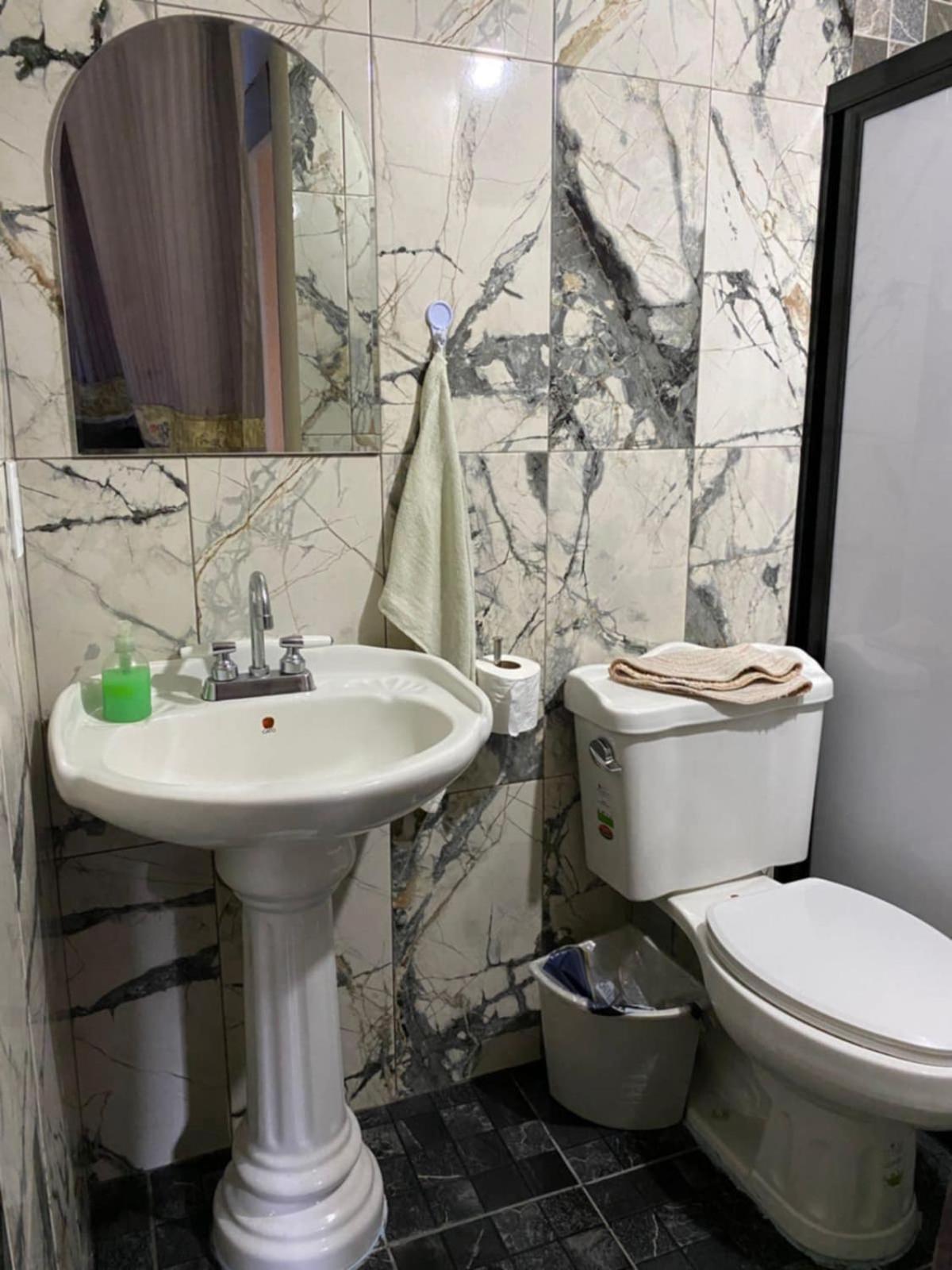 Family Room with Private Bathroom photo 3