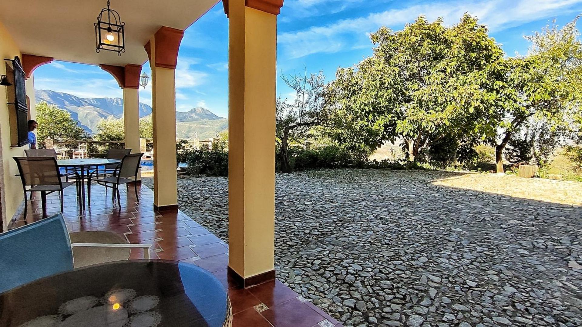 Three-Bedroom Villa photo 3