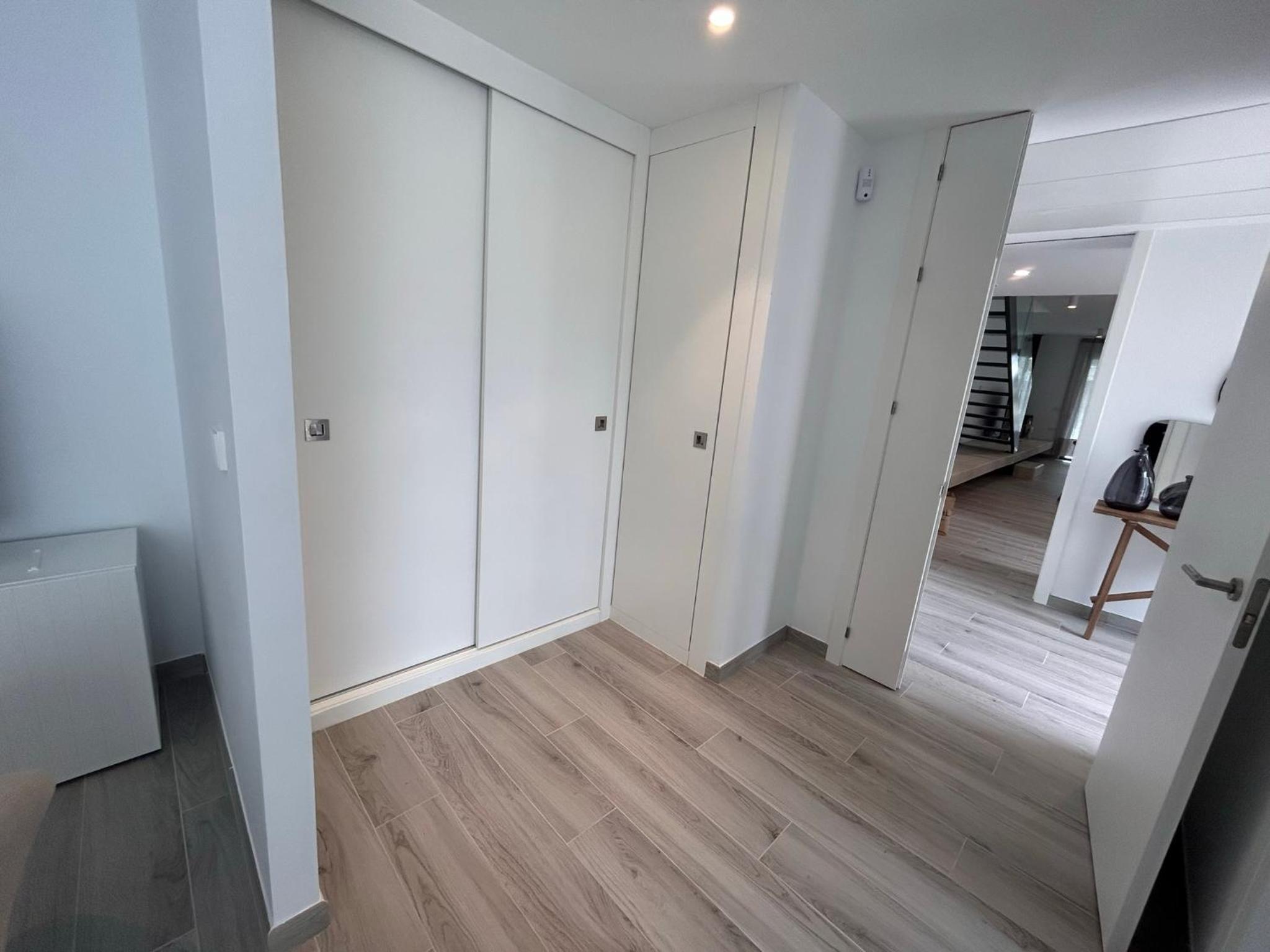 Four-Bedroom House photo 3
