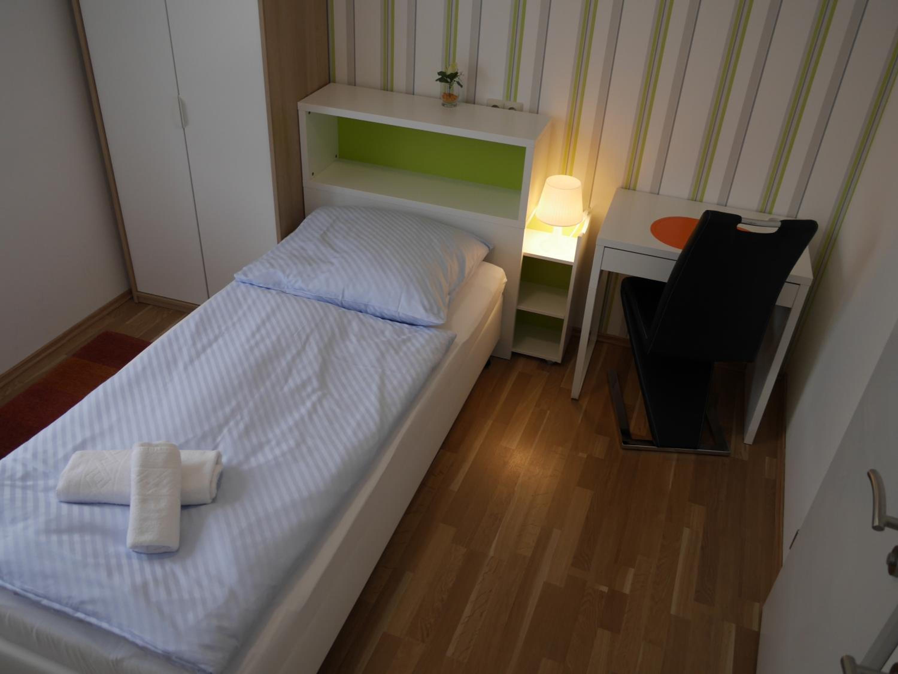 Single Room photo 3