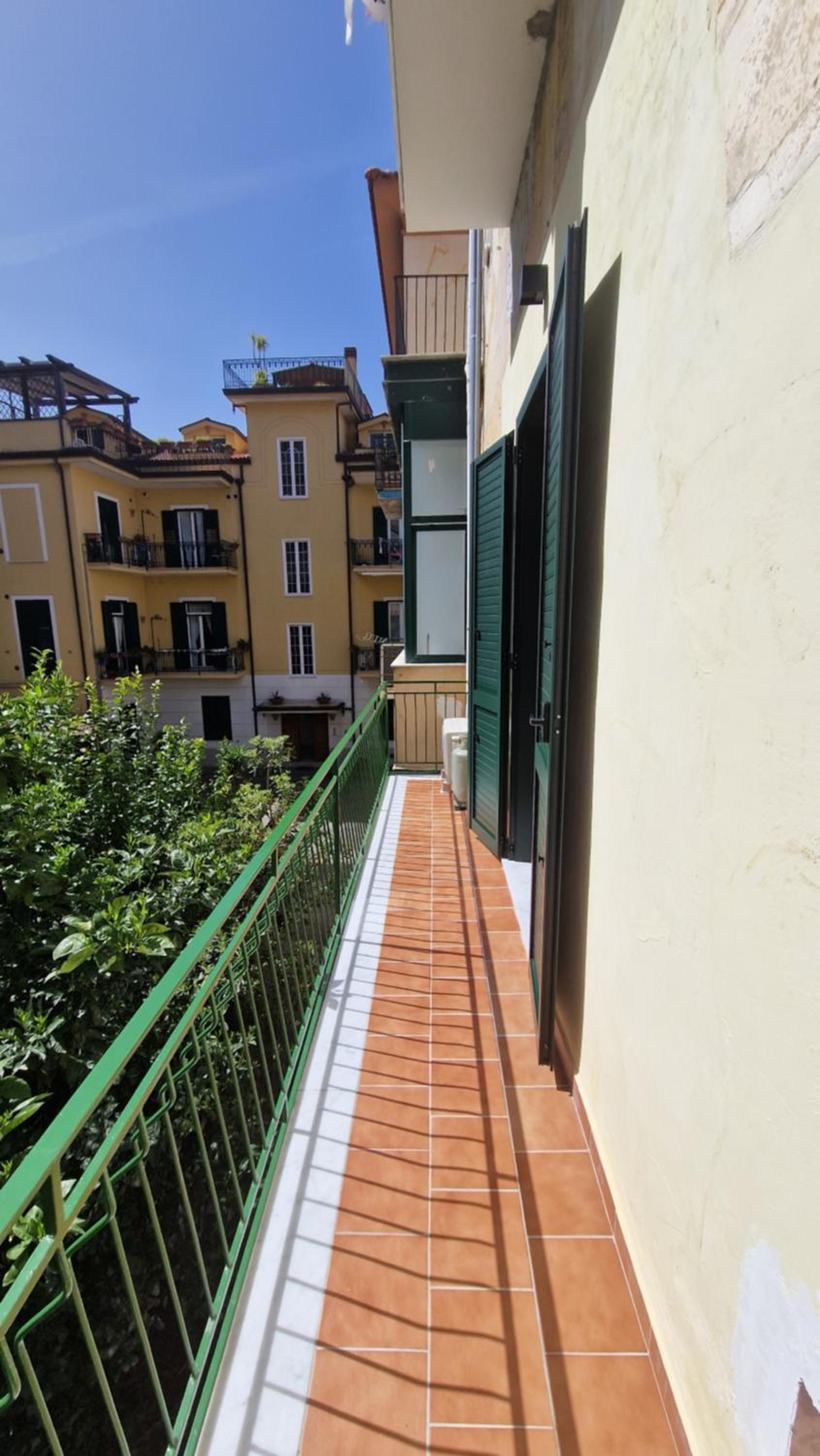 Double Room with Balcony - Photo 11