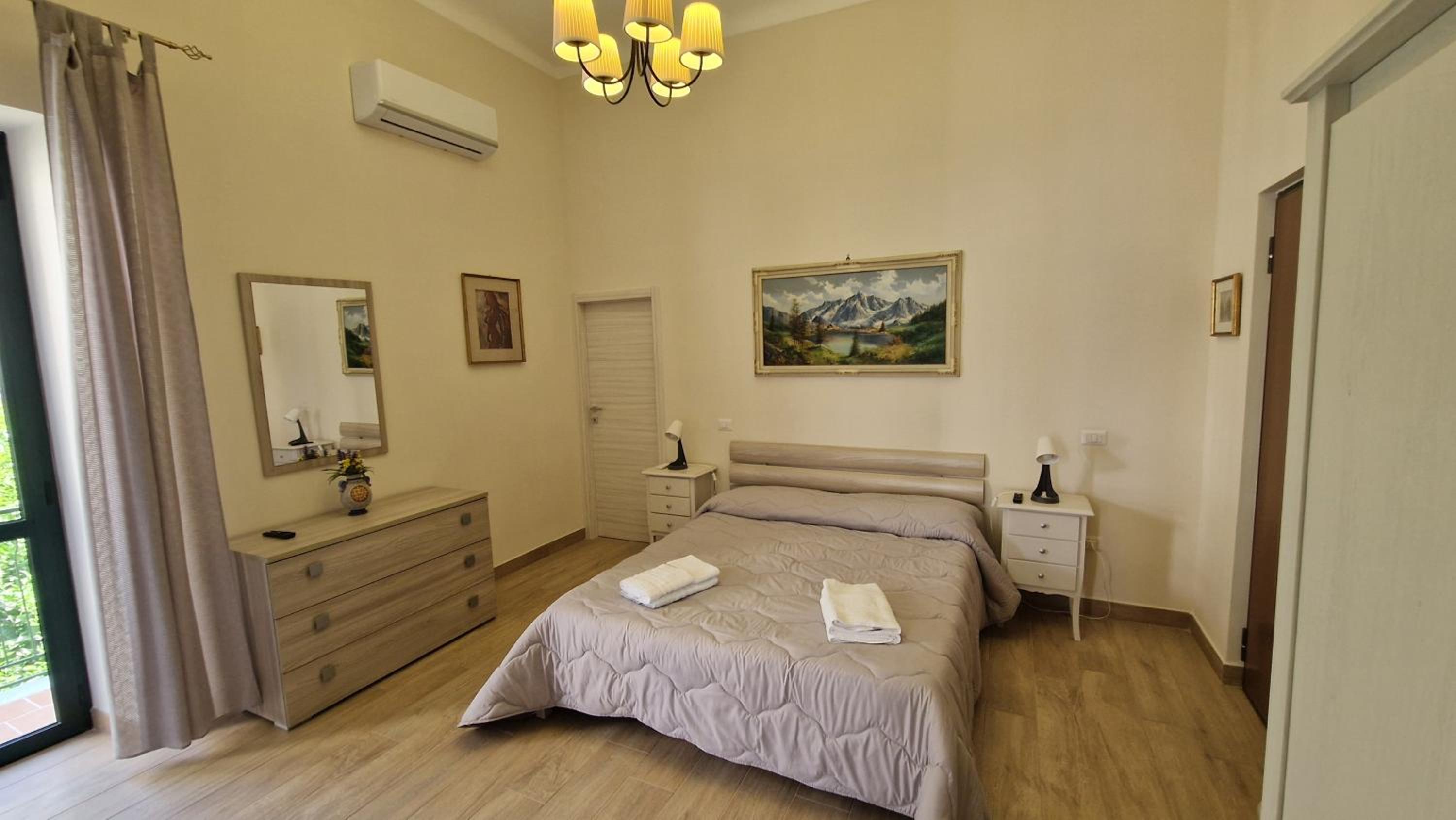 Double Room with Balcony - Photo 1