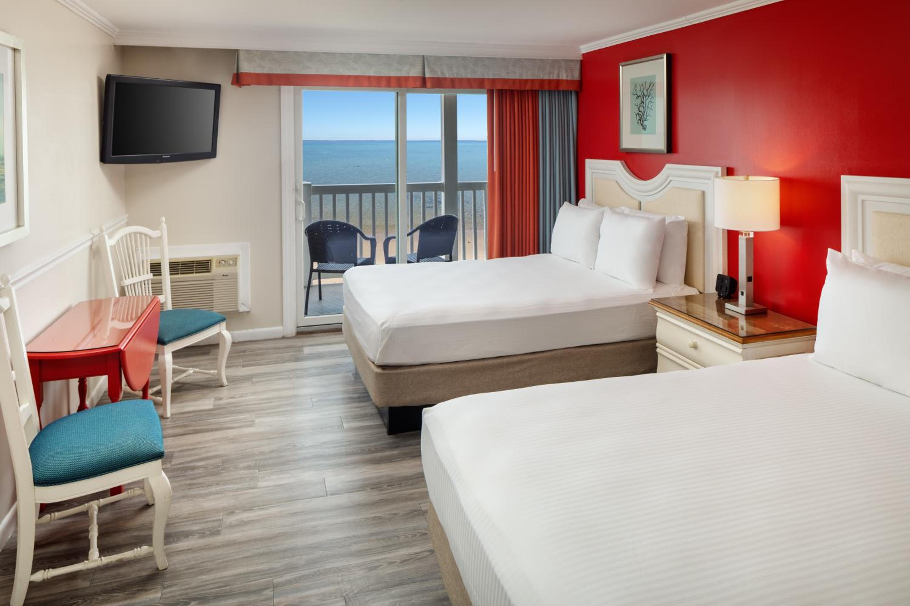 Waterfront Room with Two Double Beds photo 2