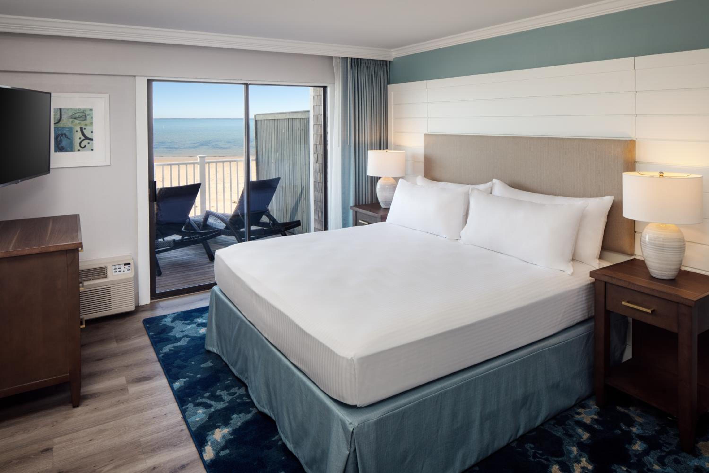 Lighthouse Waterfront Suite photo 1