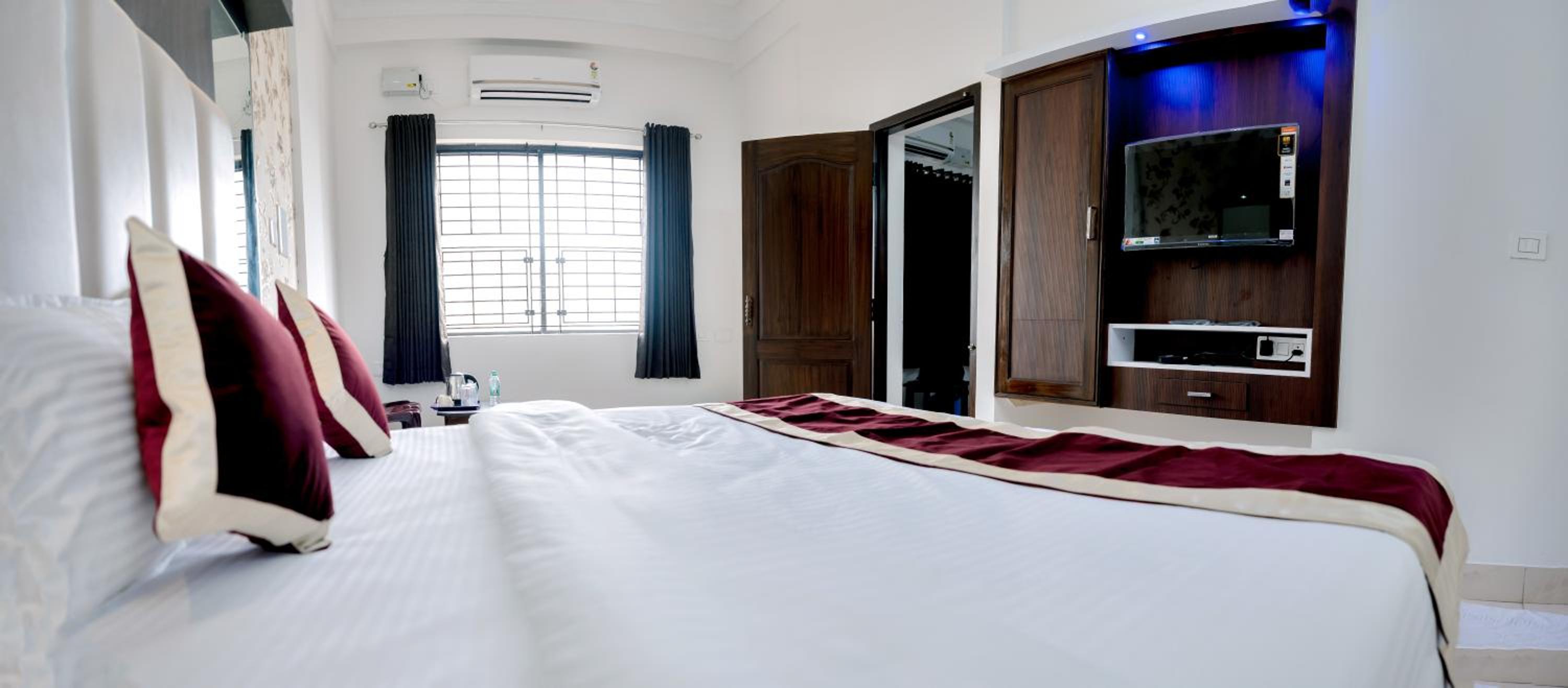 Double or Twin Room - Photo 1