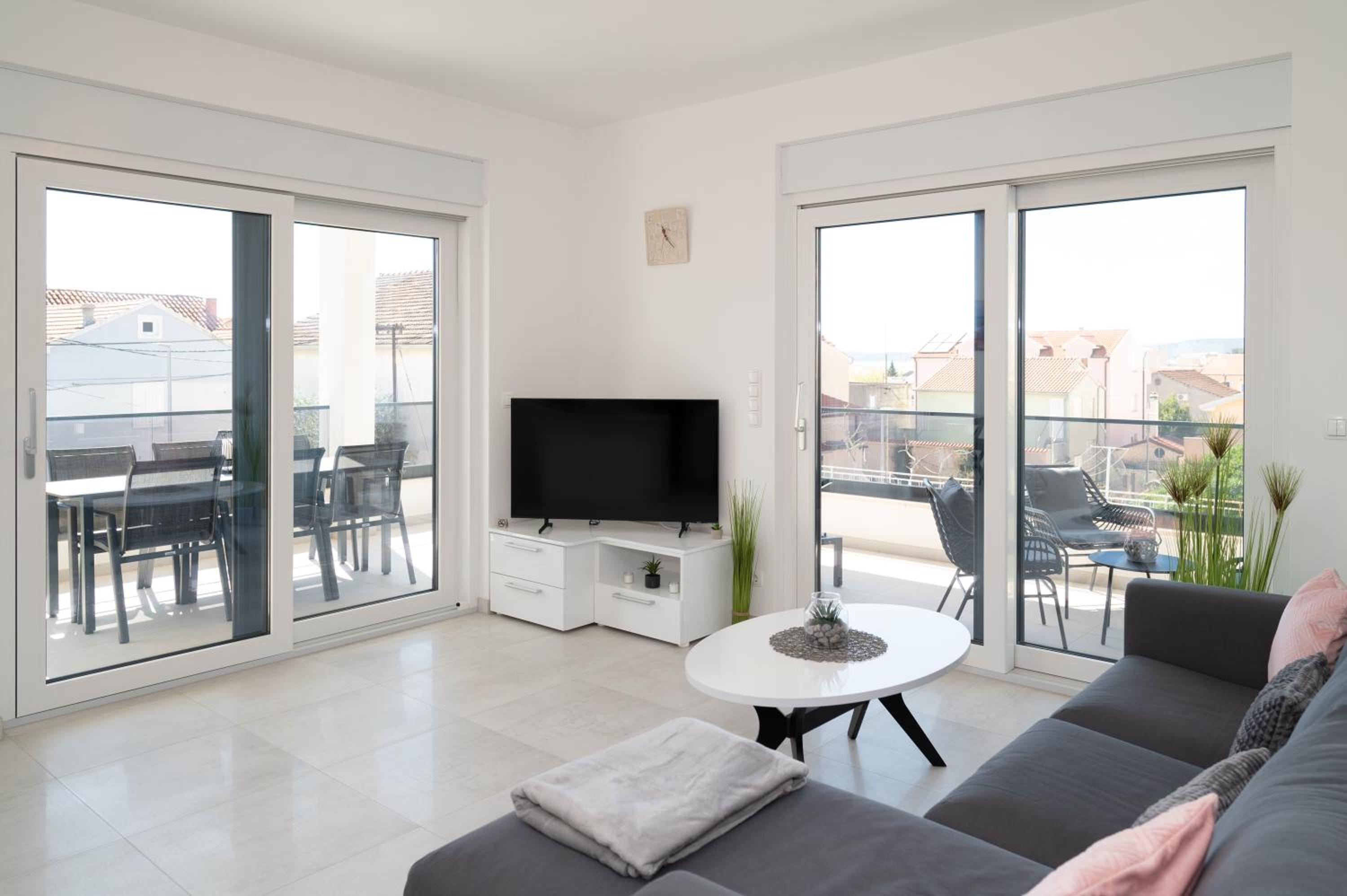 Three-Bedroom Apartment photo 2