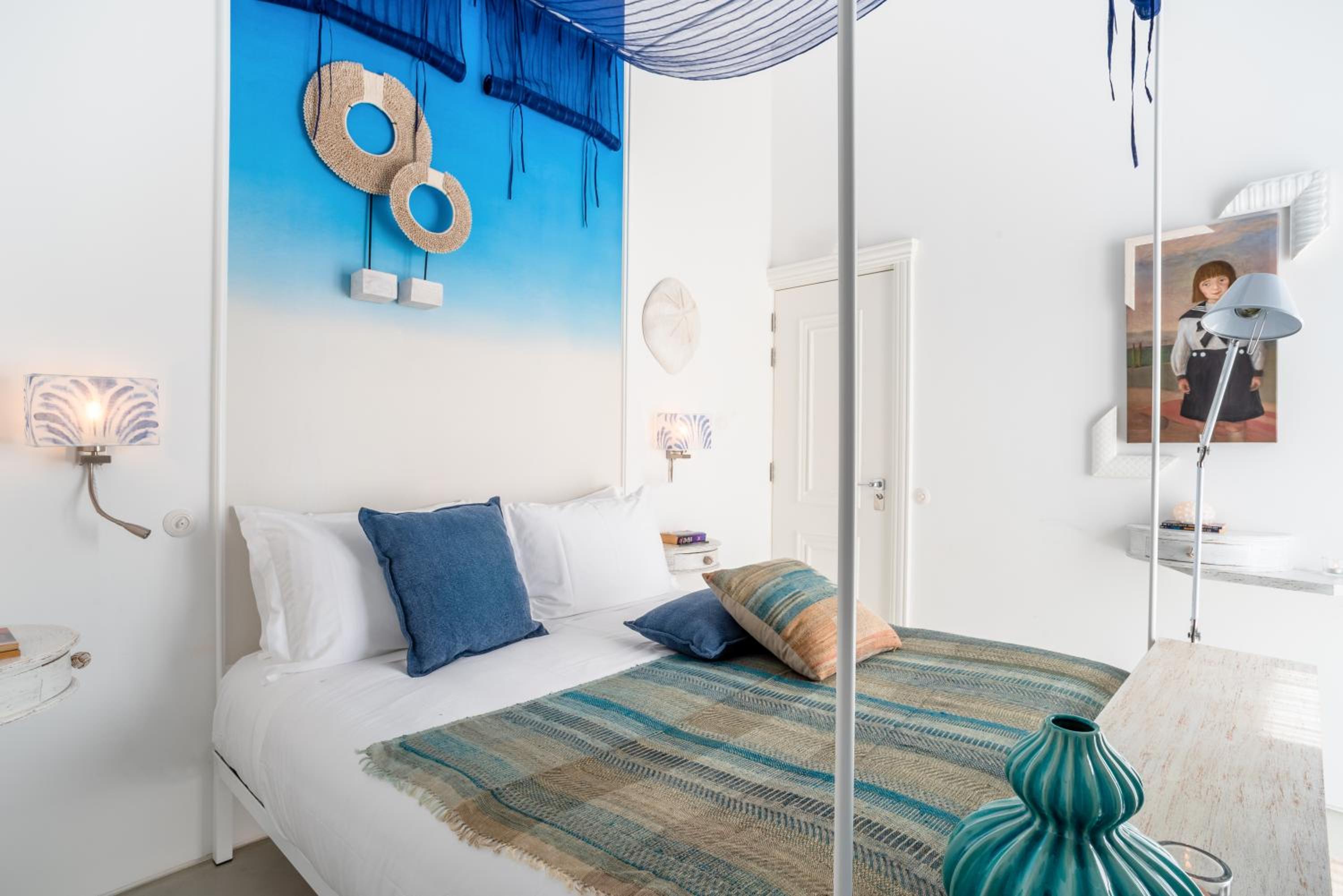 Deluxe Double Room - Photo 9