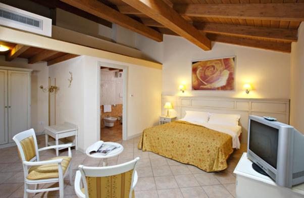 Double or Twin Room photo 1