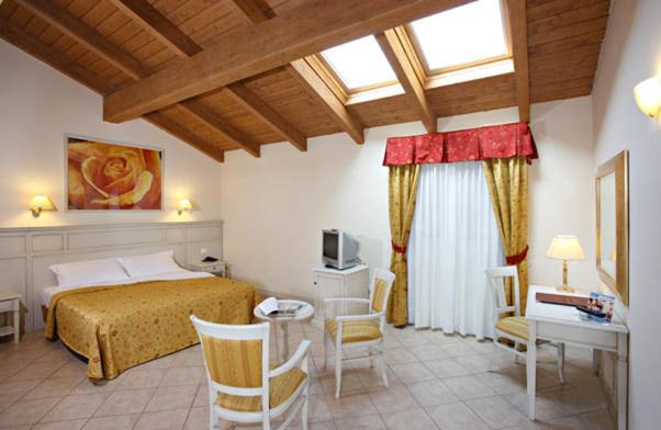 Double or Twin Room photo 2