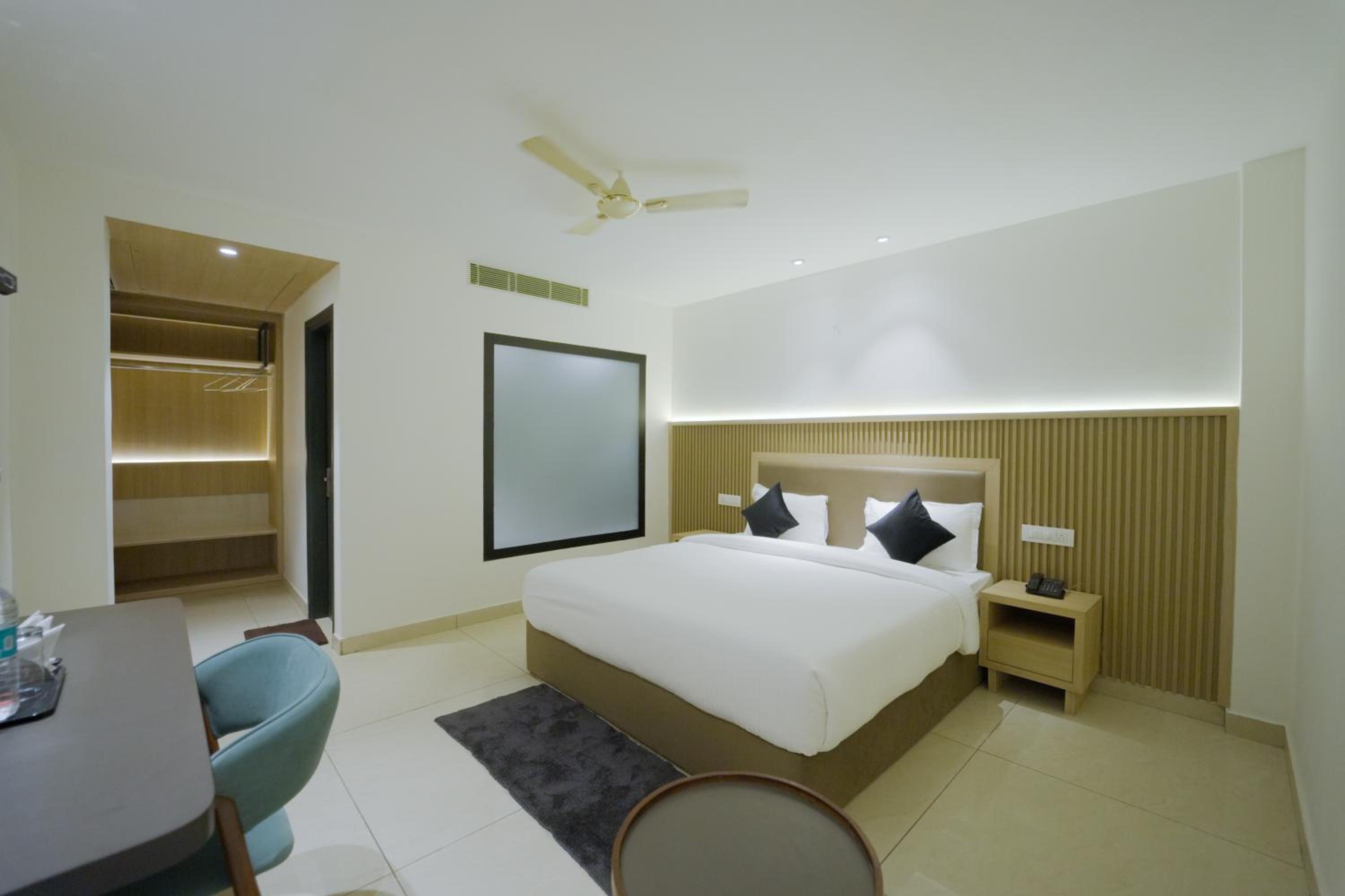 Double Room - Photo 8