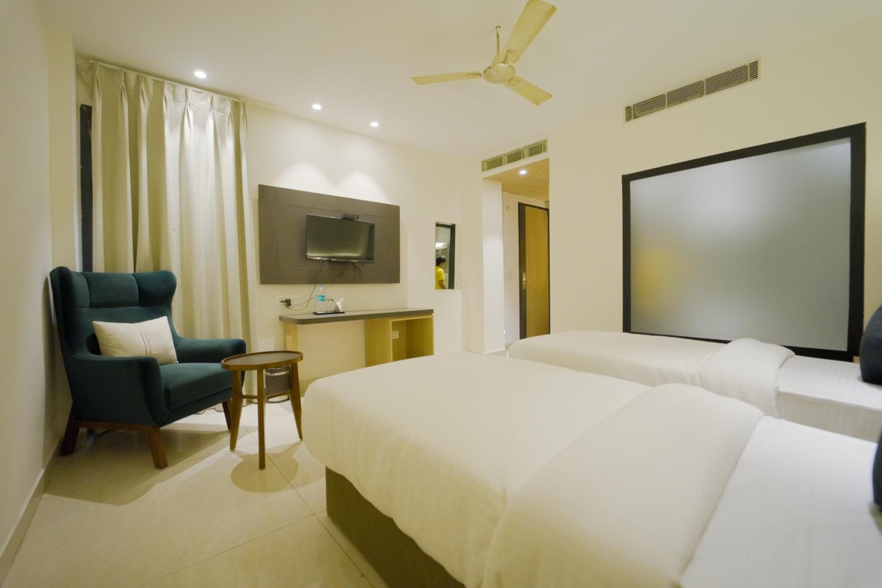 Deluxe Double Room photo 3