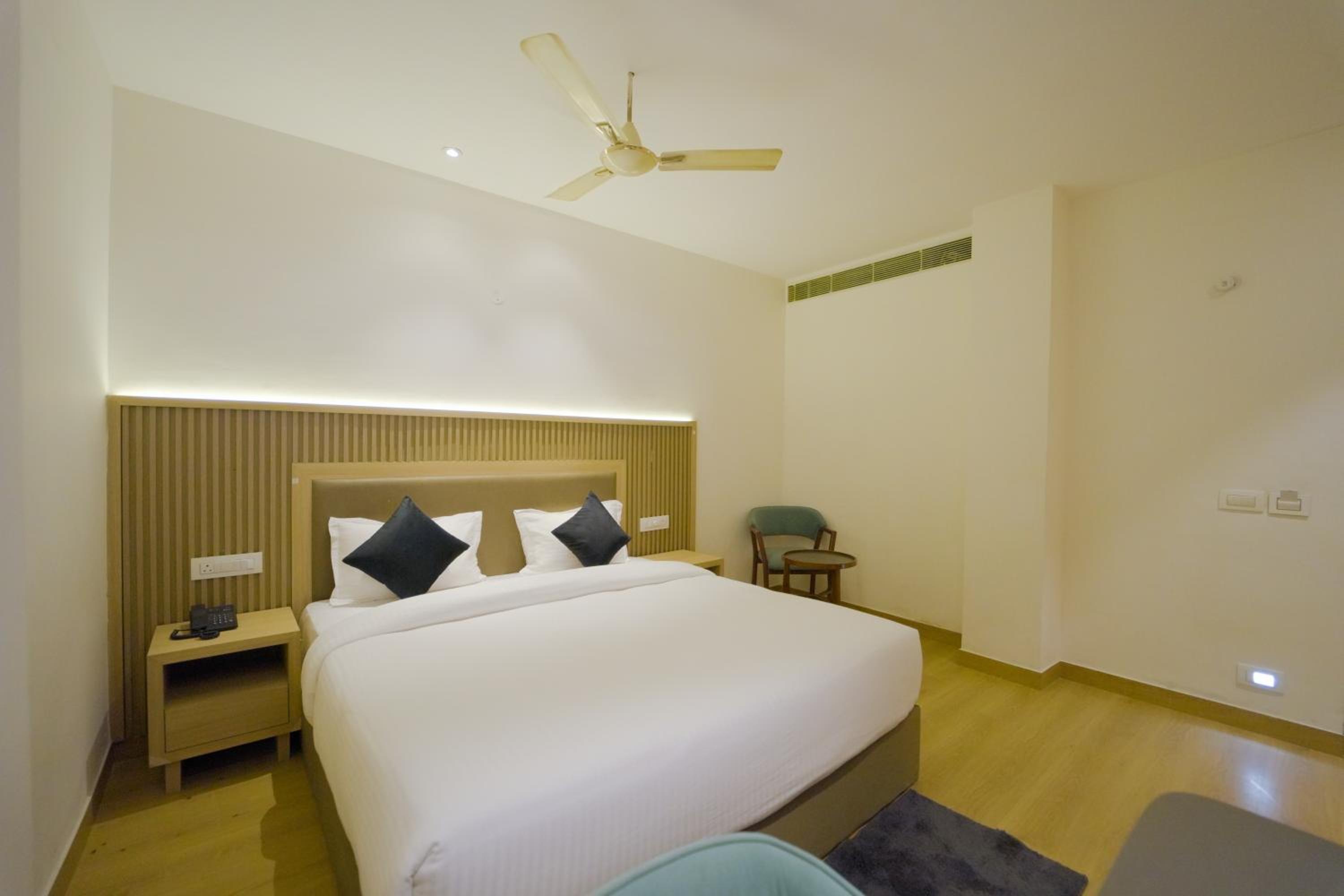 Double Room - Photo 9