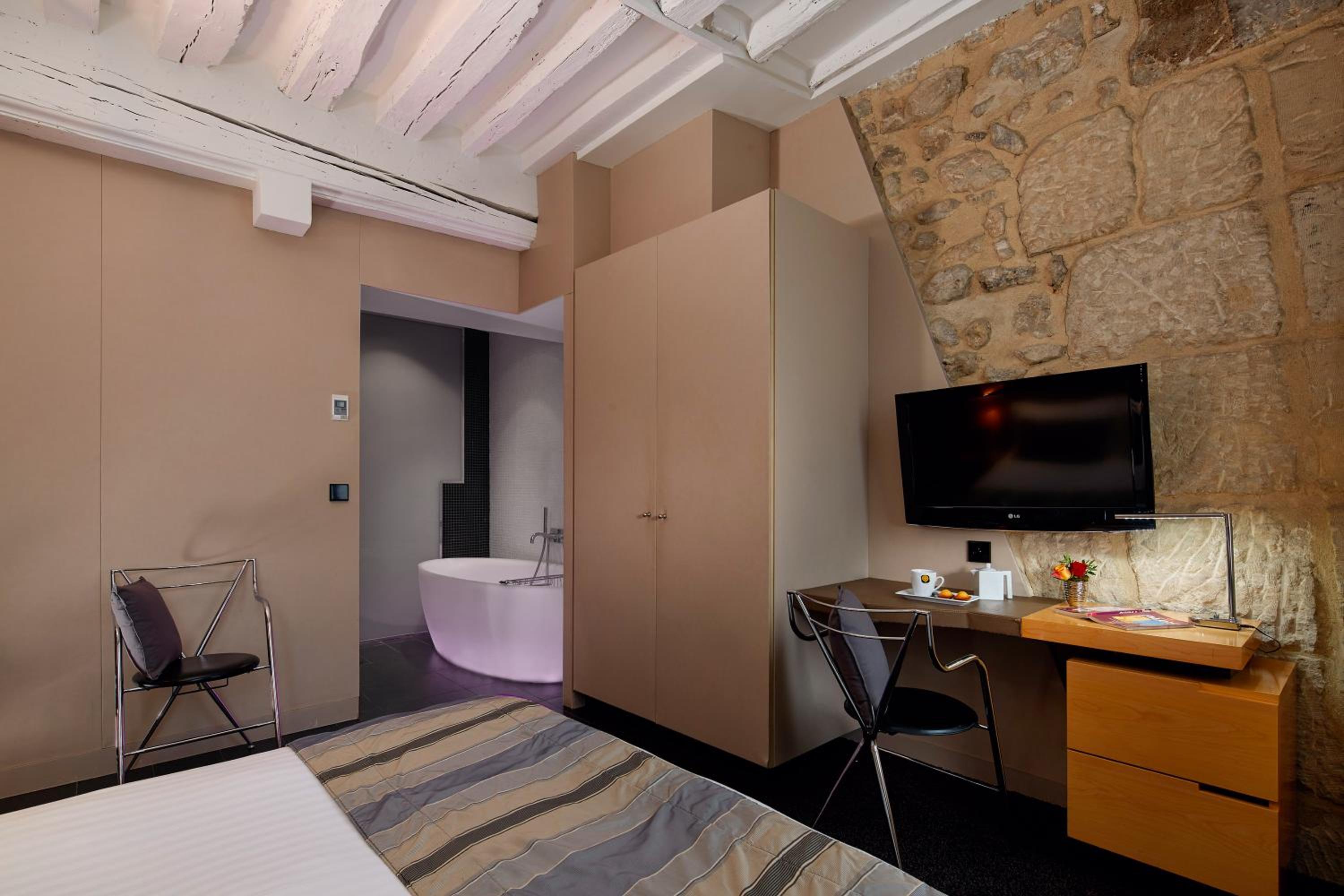 Superior Double Room photo 2