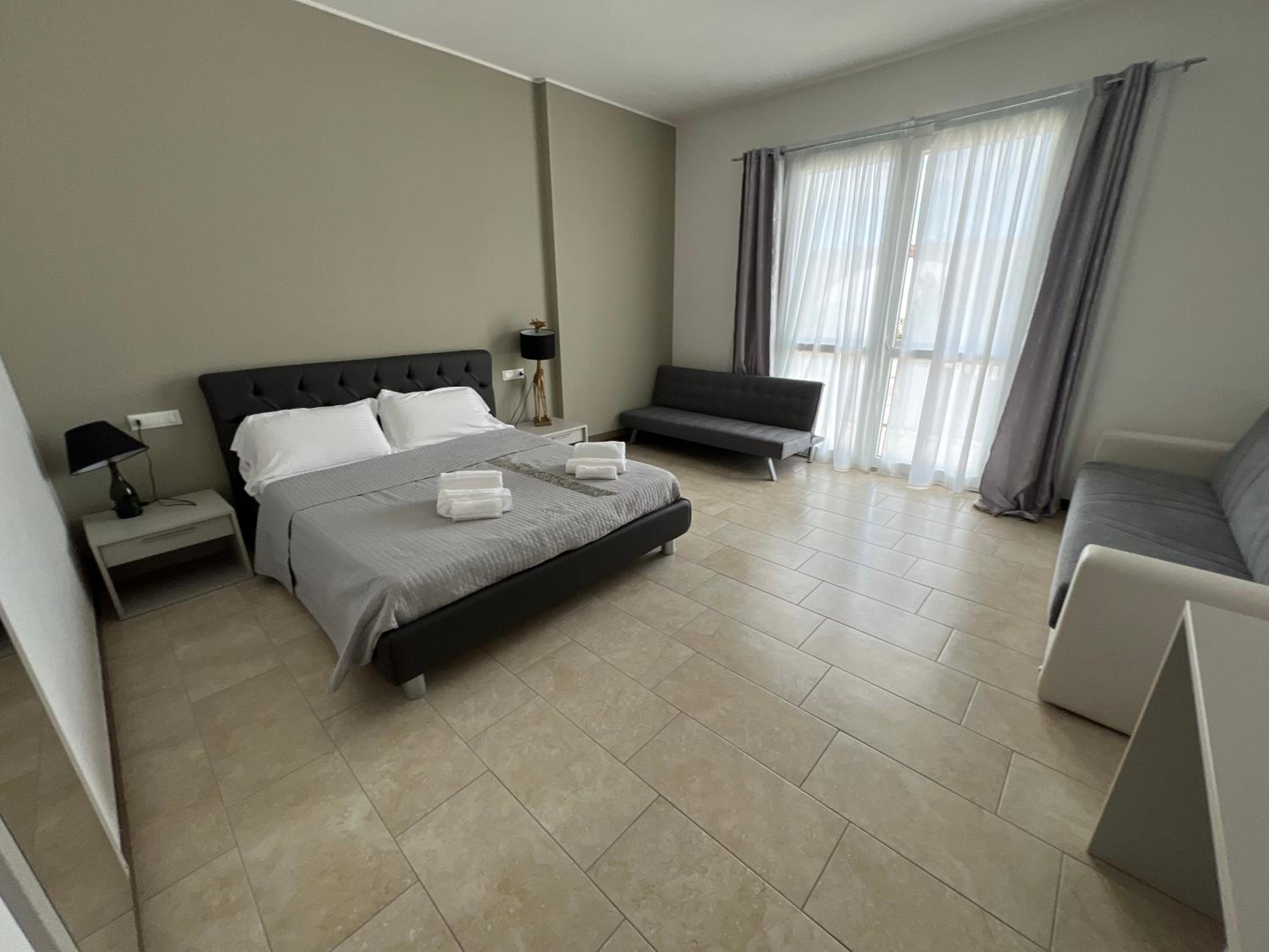 Deluxe Suite photo 1