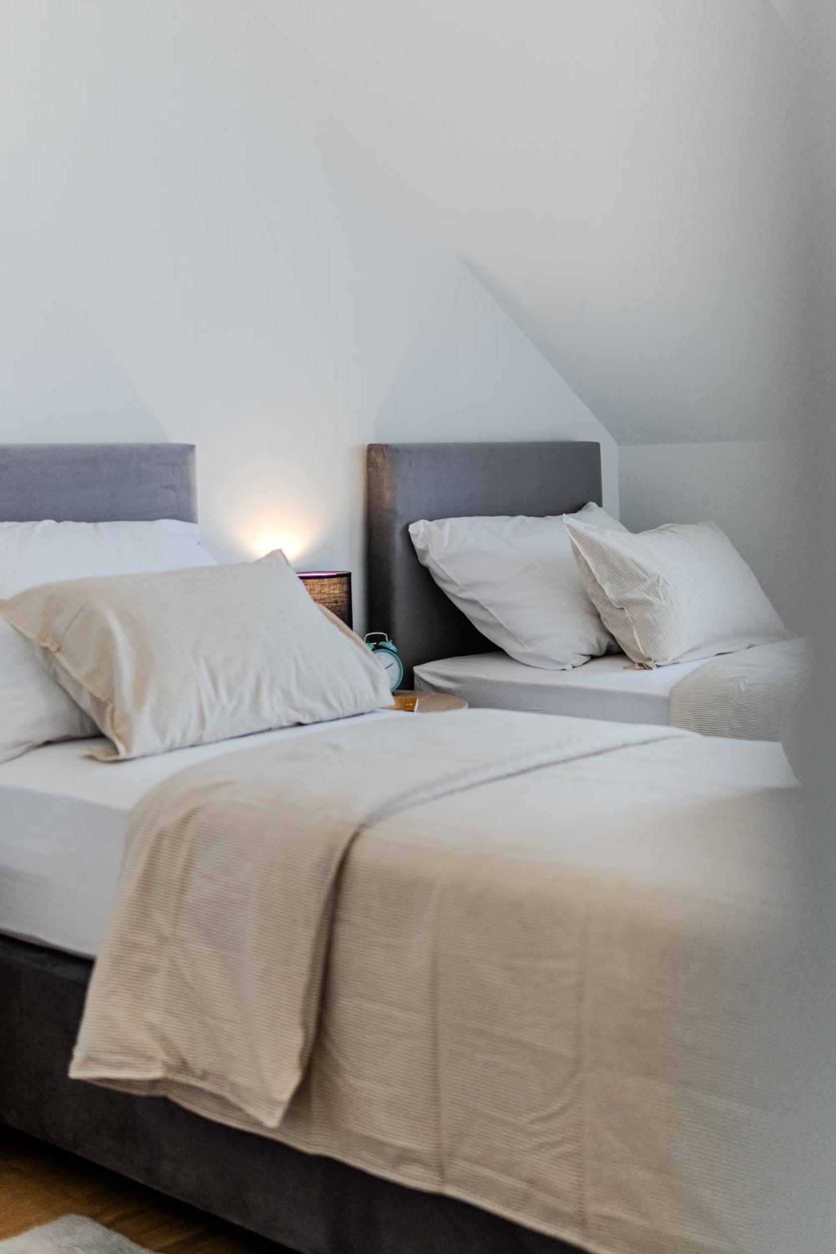 Two-Bedroom Apartment with Terrace and Sea View photo 3