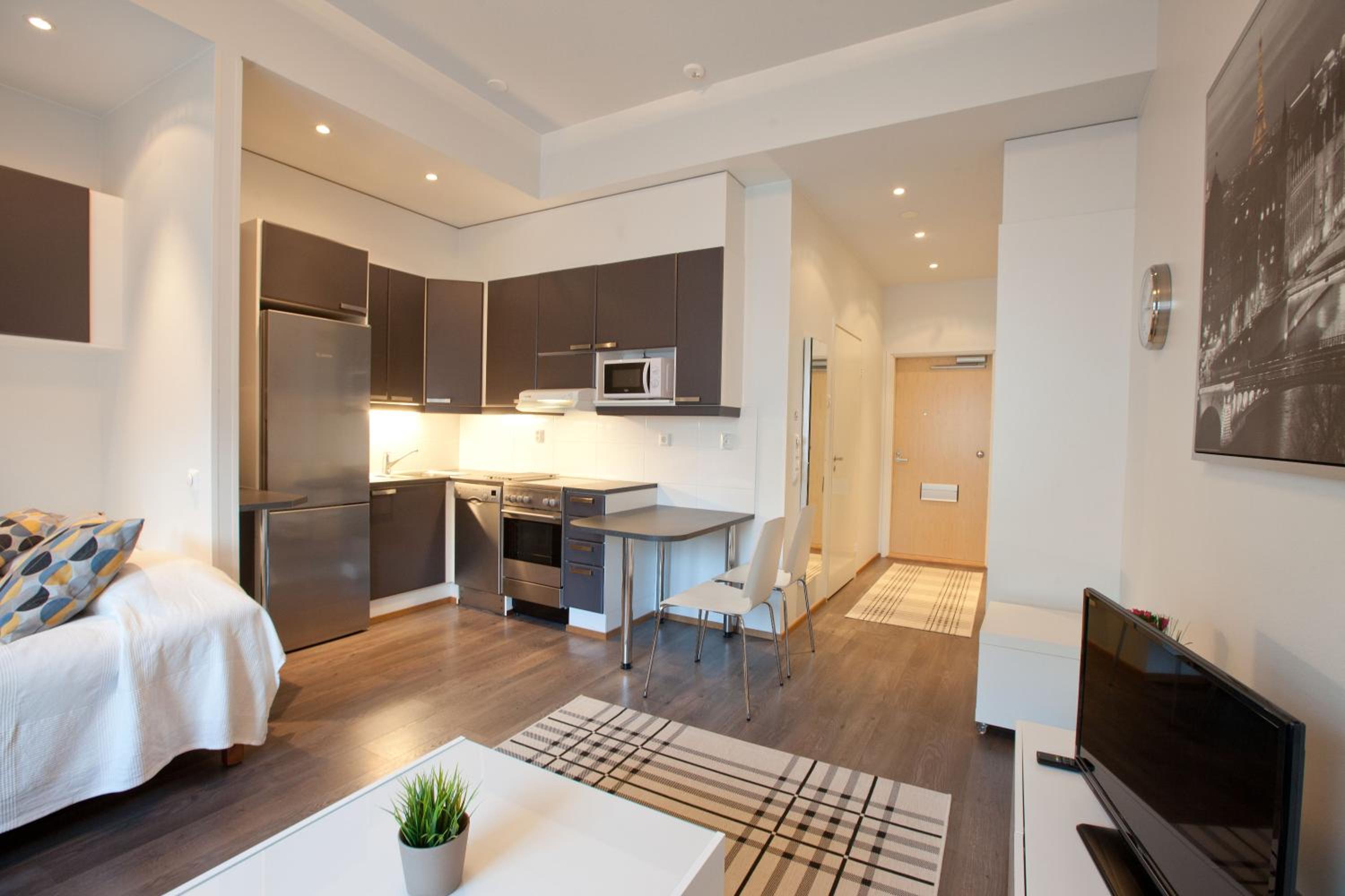 Studio Apartment - Photo 1