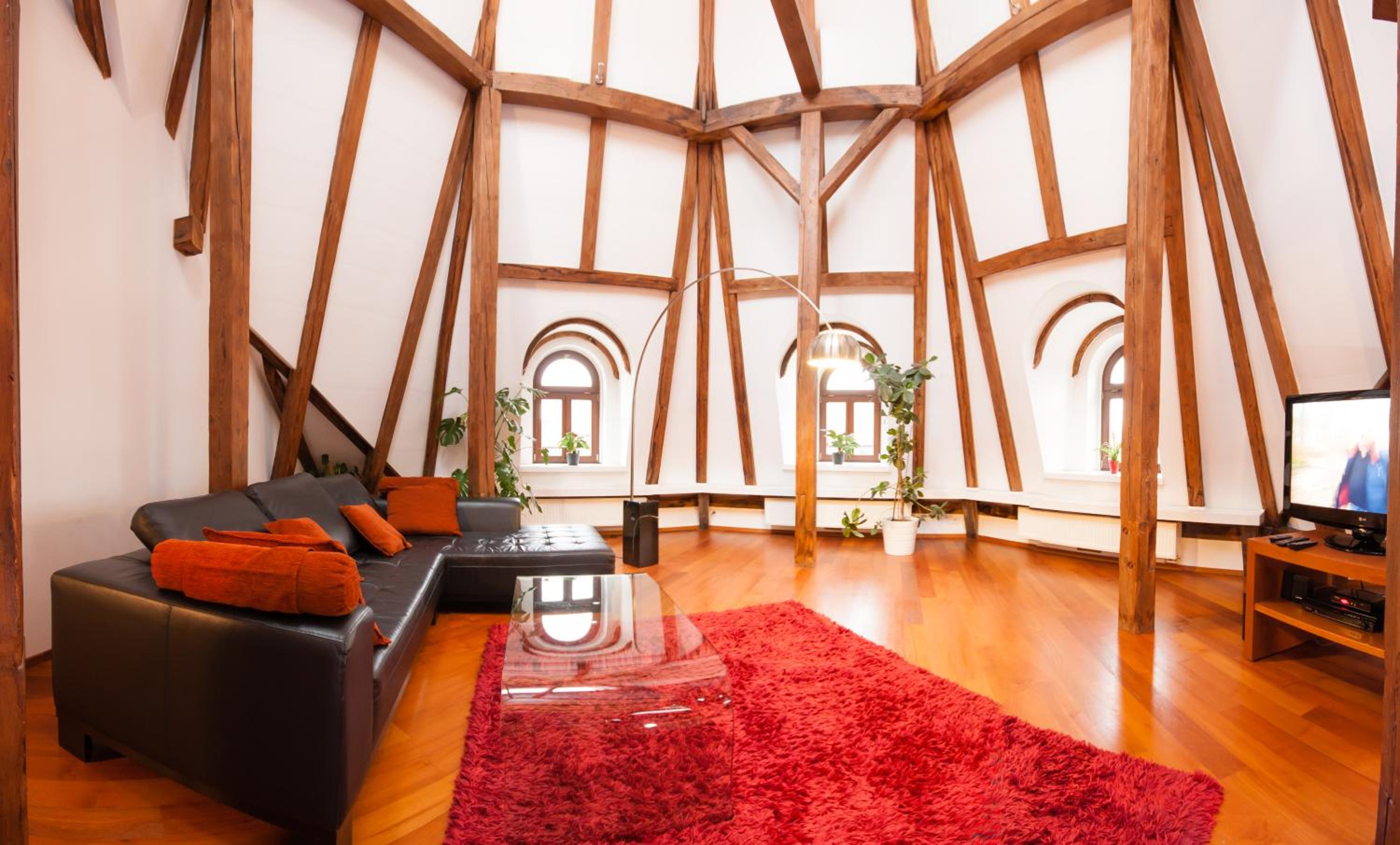 Four-Bedroom Apartment with Terrace